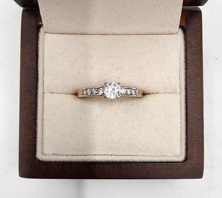 klasyczny-zloty-pierscionek-z-bialymi-kamieniami-585164g-i-armii-wojska-polskiego-10e-kolobrzeg