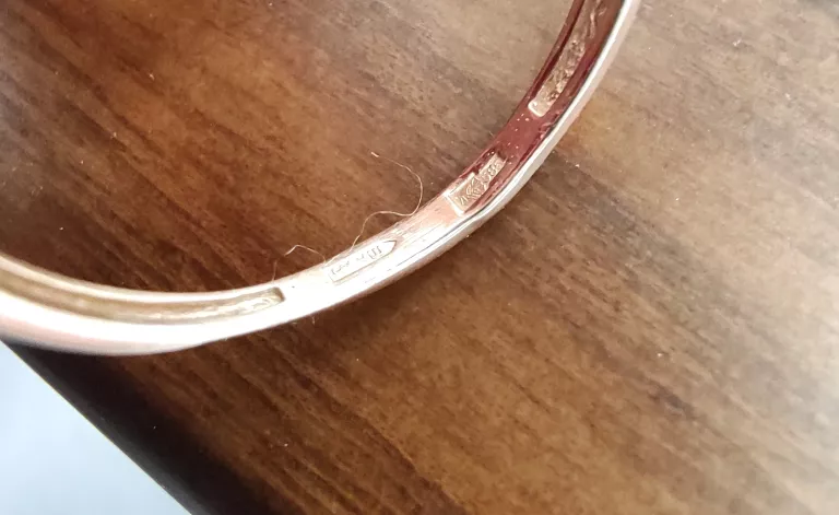 klasyczny-zloty-pierscionek-z-bialymi-kamieniami-585164g-waga-164