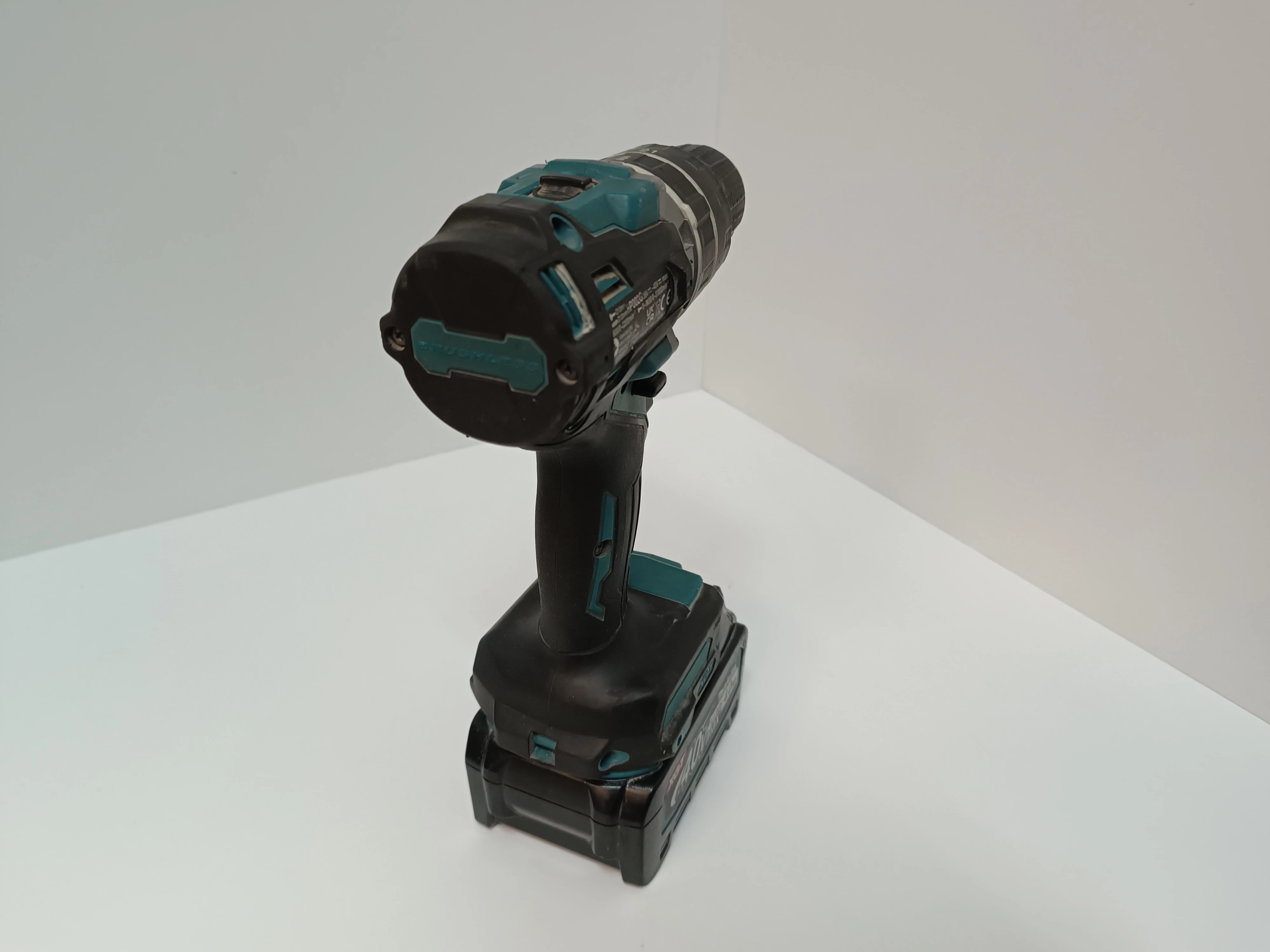 wkretarka-makita-hp002g-akumulator-40-v-40-ah-bl-4040-zasilanie-209202-1769478