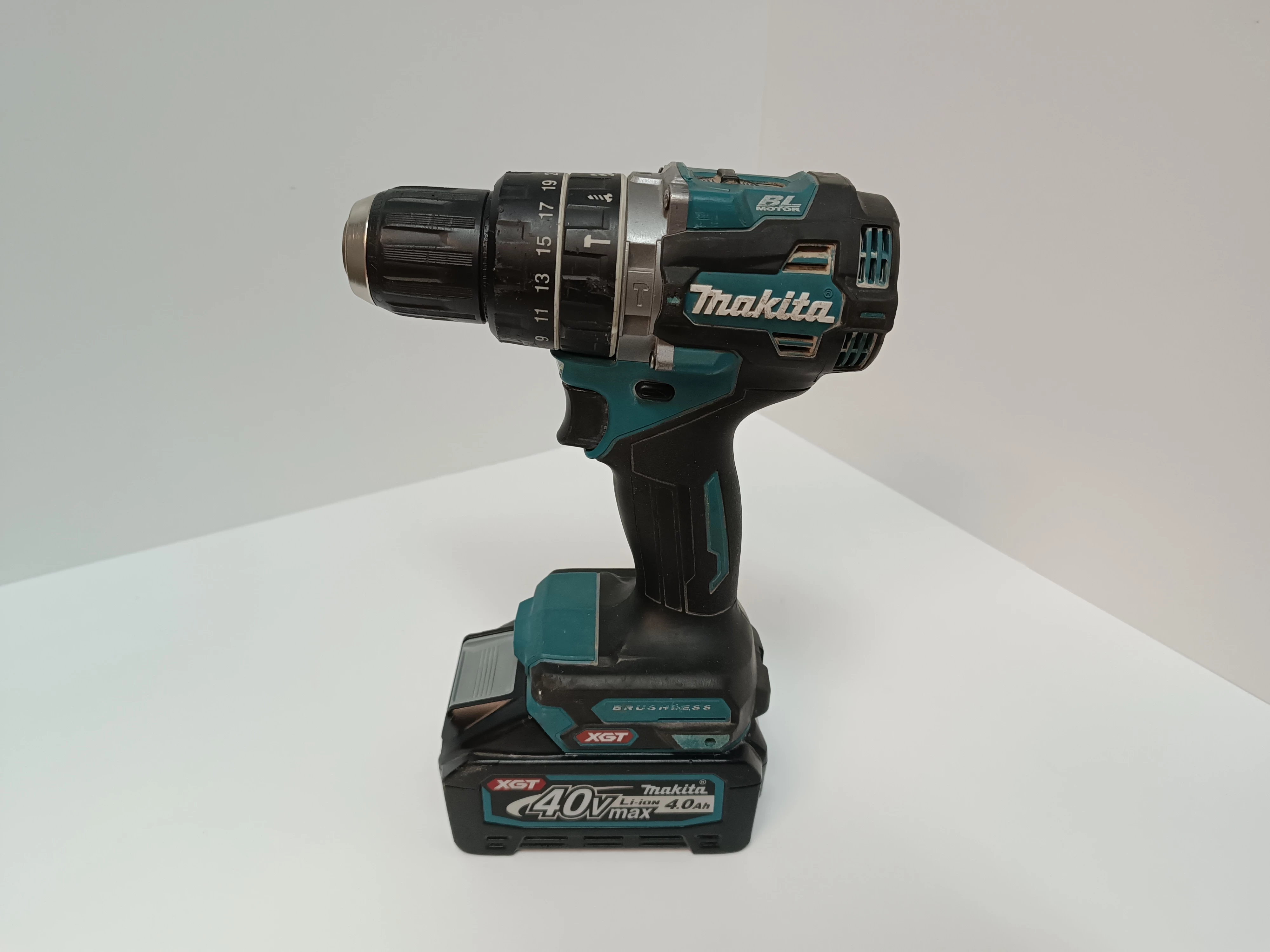 wkretarka-makita-hp002g-akumulator-40-v-40-ah-bl-4040-ean-gtin-088381735773