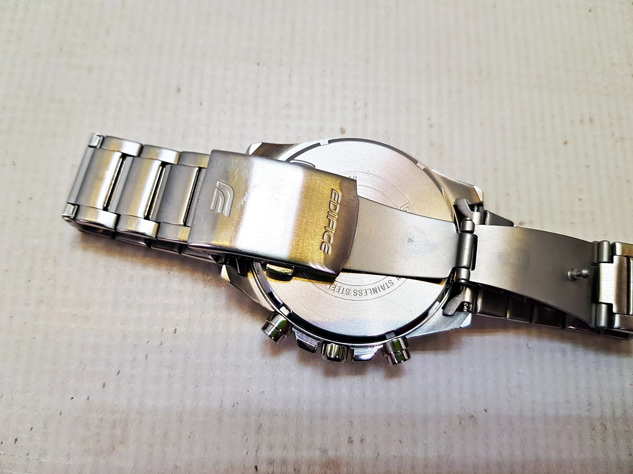 zegarek-casio-edifice-5579-efv-620-ksztalt-koperty-129223-2