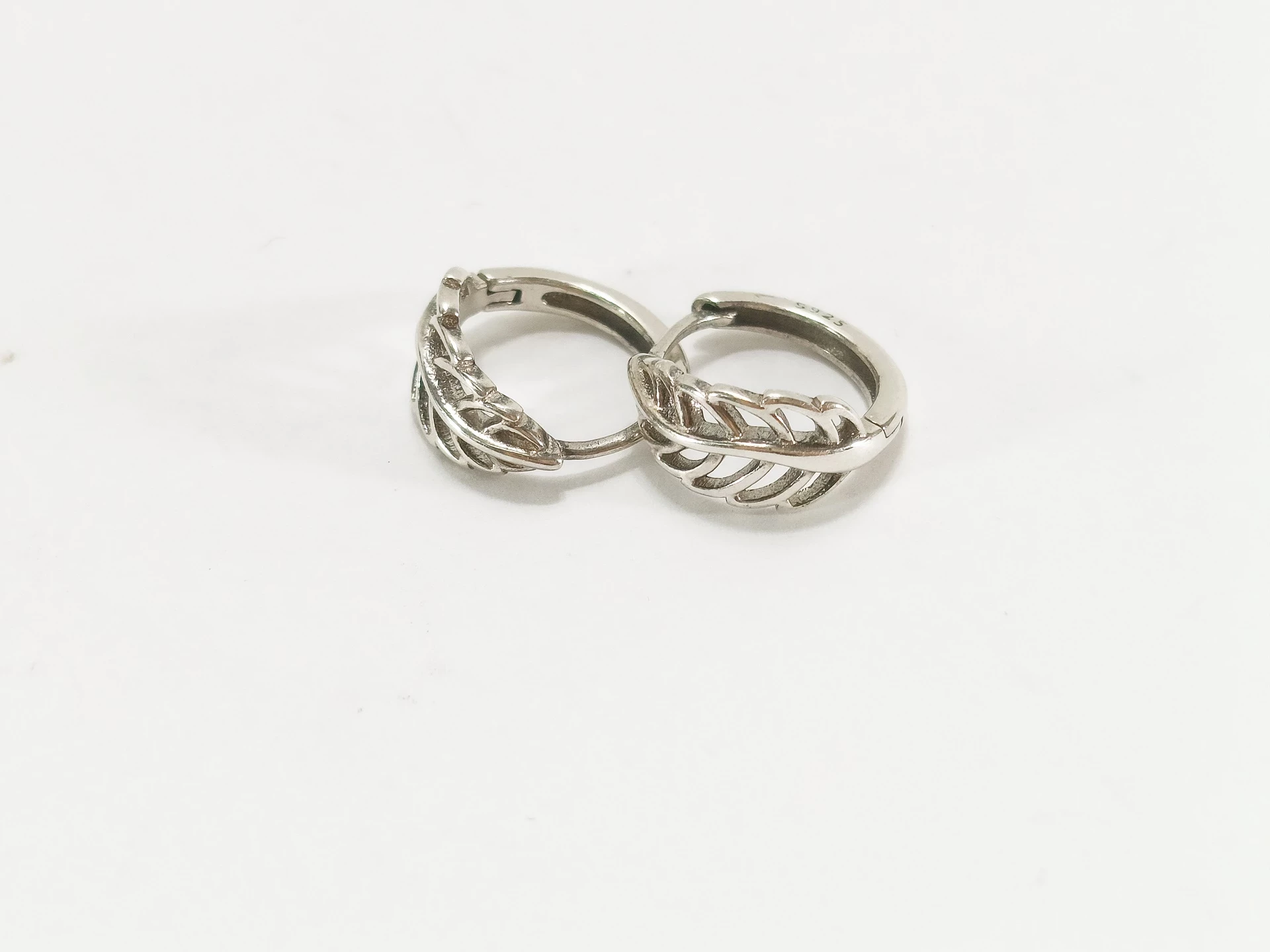 delikatne-srebrne-kolczyki-listki-w144-stan-11323-2