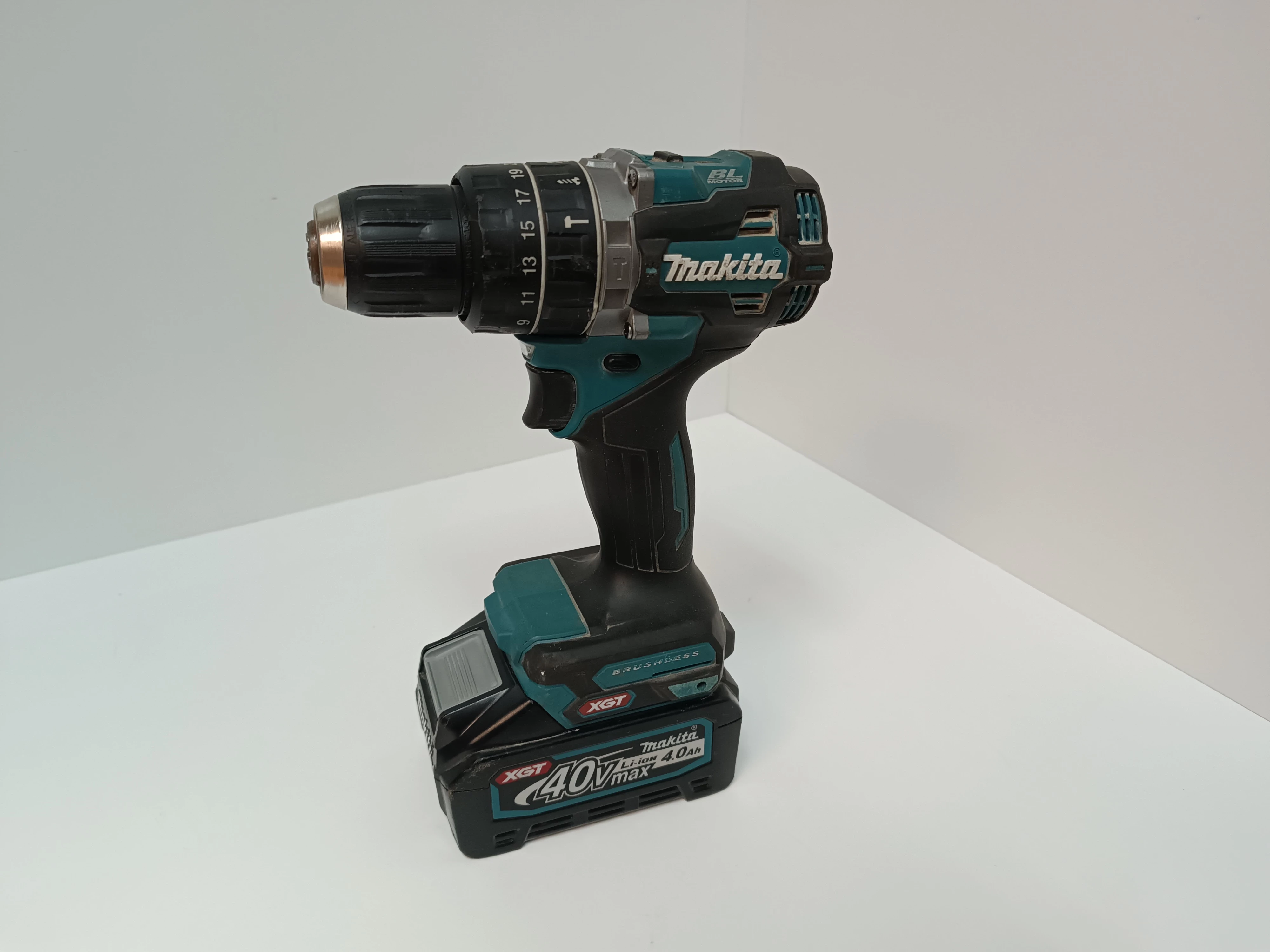 wkretarka-makita-hp002g-akumulator-40-v-40-ah-bl-4040-rodzaj-silnika-204657-221325