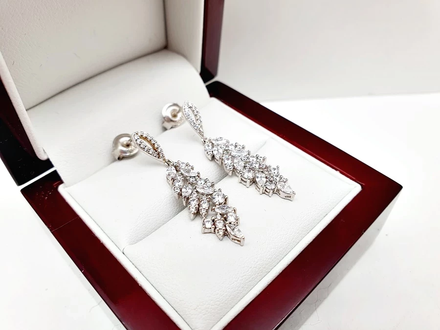 oblednie-piekne-subtelne-srebrne-kolczyki-wiszace-p925-376g-cyrkonie-kamien-17088-128