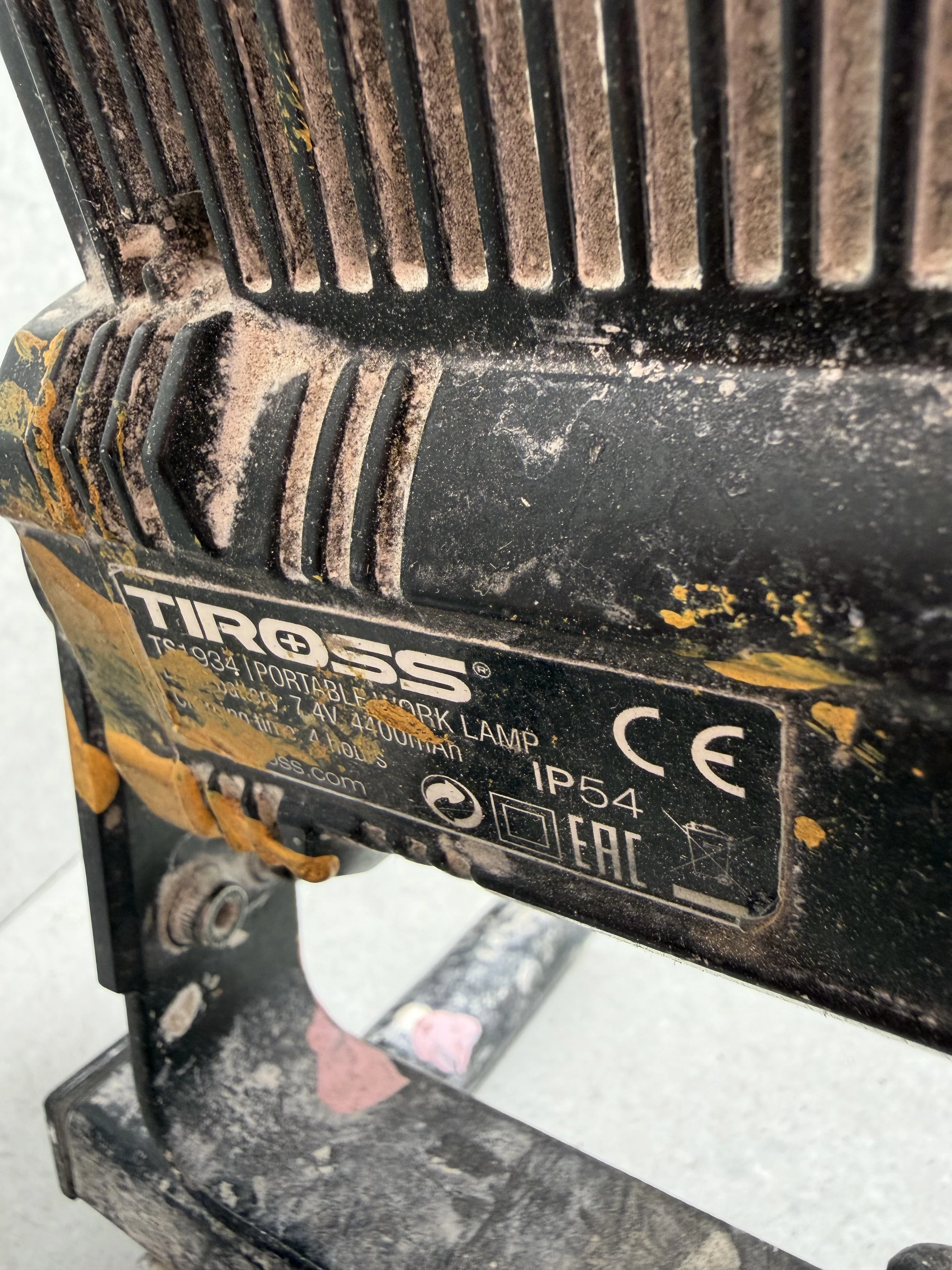 halogen-led-tiross-ts1934-zas-moc-znamionowa-2000