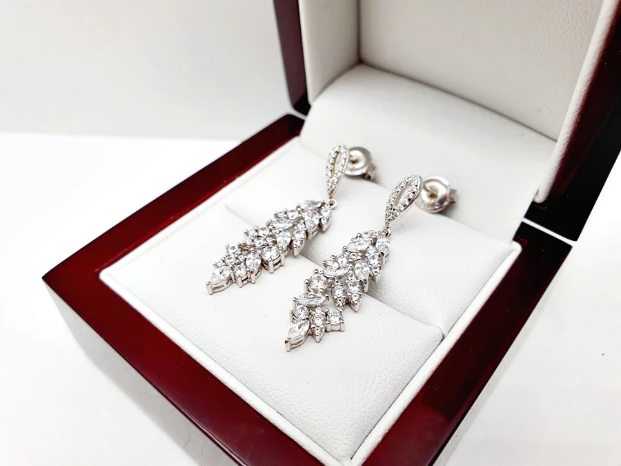 oblednie-piekne-subtelne-srebrne-kolczyki-wiszace-p925-376g-cyrkonie-rodzaj-zapiecia-2207-1