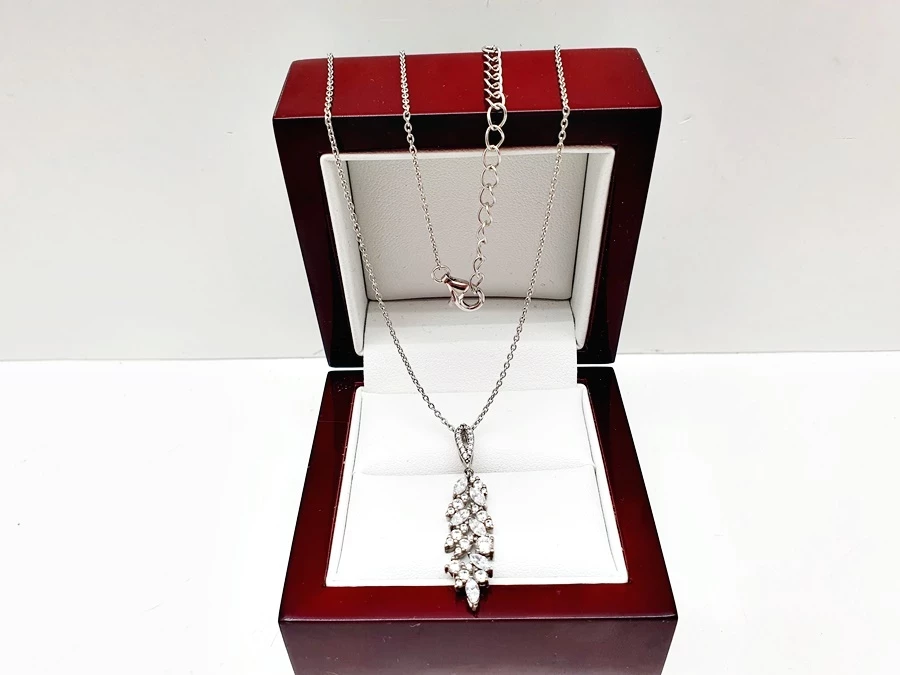 piekny-subtelny-srebrny-naszyjnik-z-zawieszka-p925-339g-44-49-cm-stan-11323-2