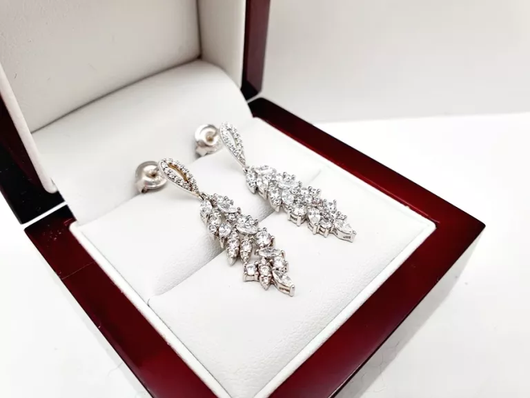 oblednie-piekne-subtelne-srebrne-kolczyki-wiszace-p925-376g-cyrkonie-kamien-17088-128