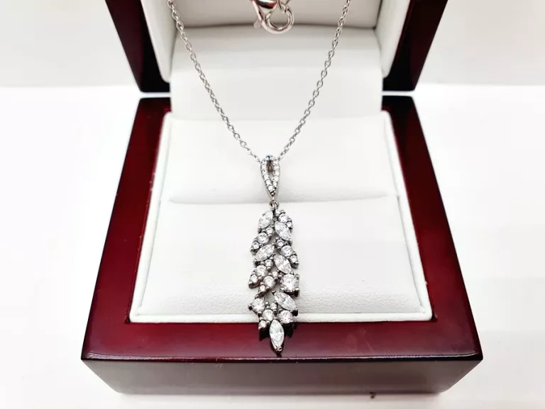 piekny-subtelny-srebrny-naszyjnik-z-zawieszka-p925-339g-44-49-cm-strzegomska-200-wroclaw