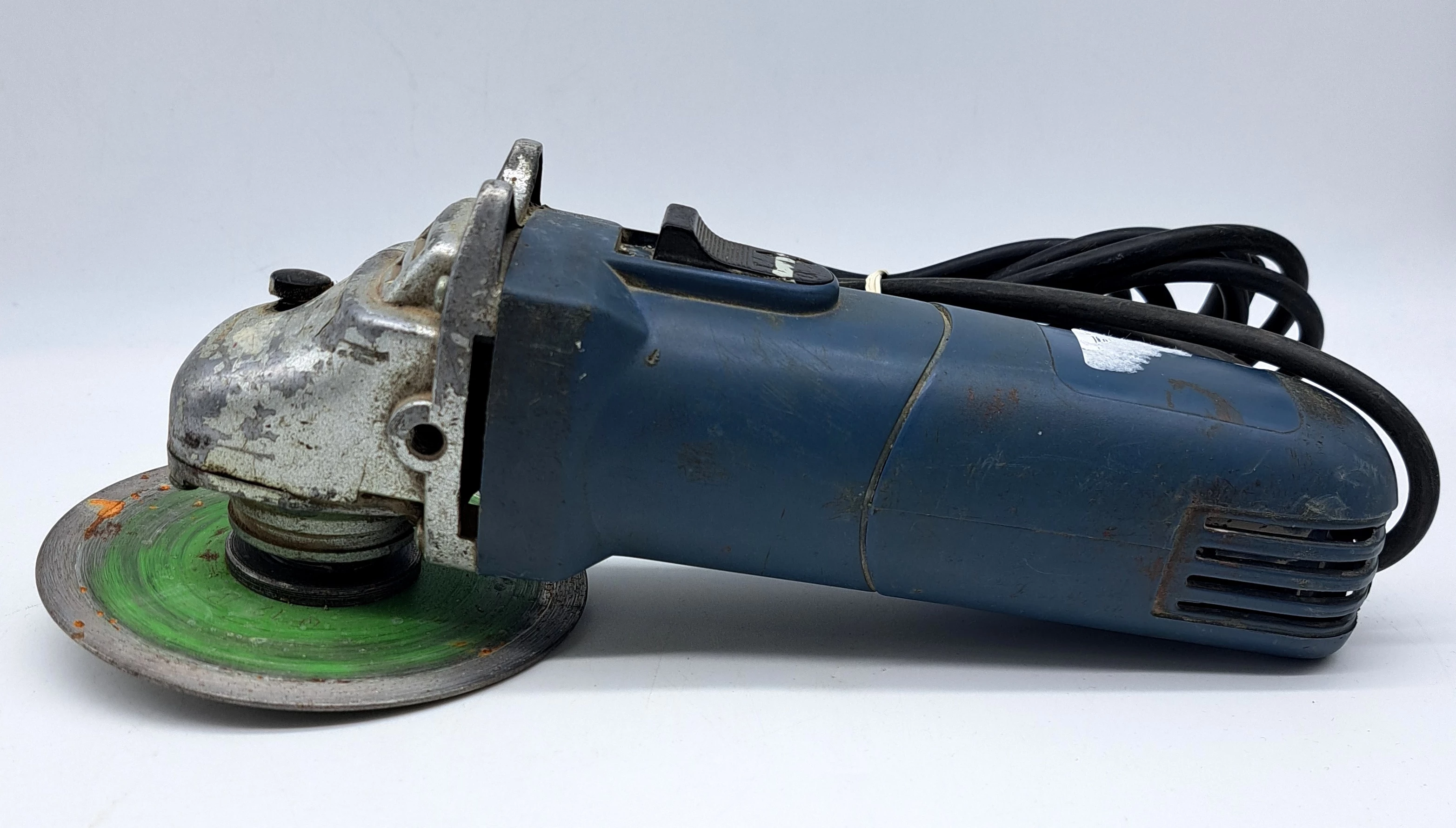 szlifierka-katowa-bosch-bankowa-16e-police