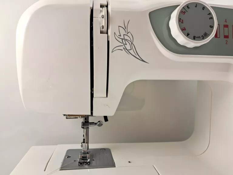 maszyna-do-szycia-lucznik-ewa-2-2014-stan-11323-2