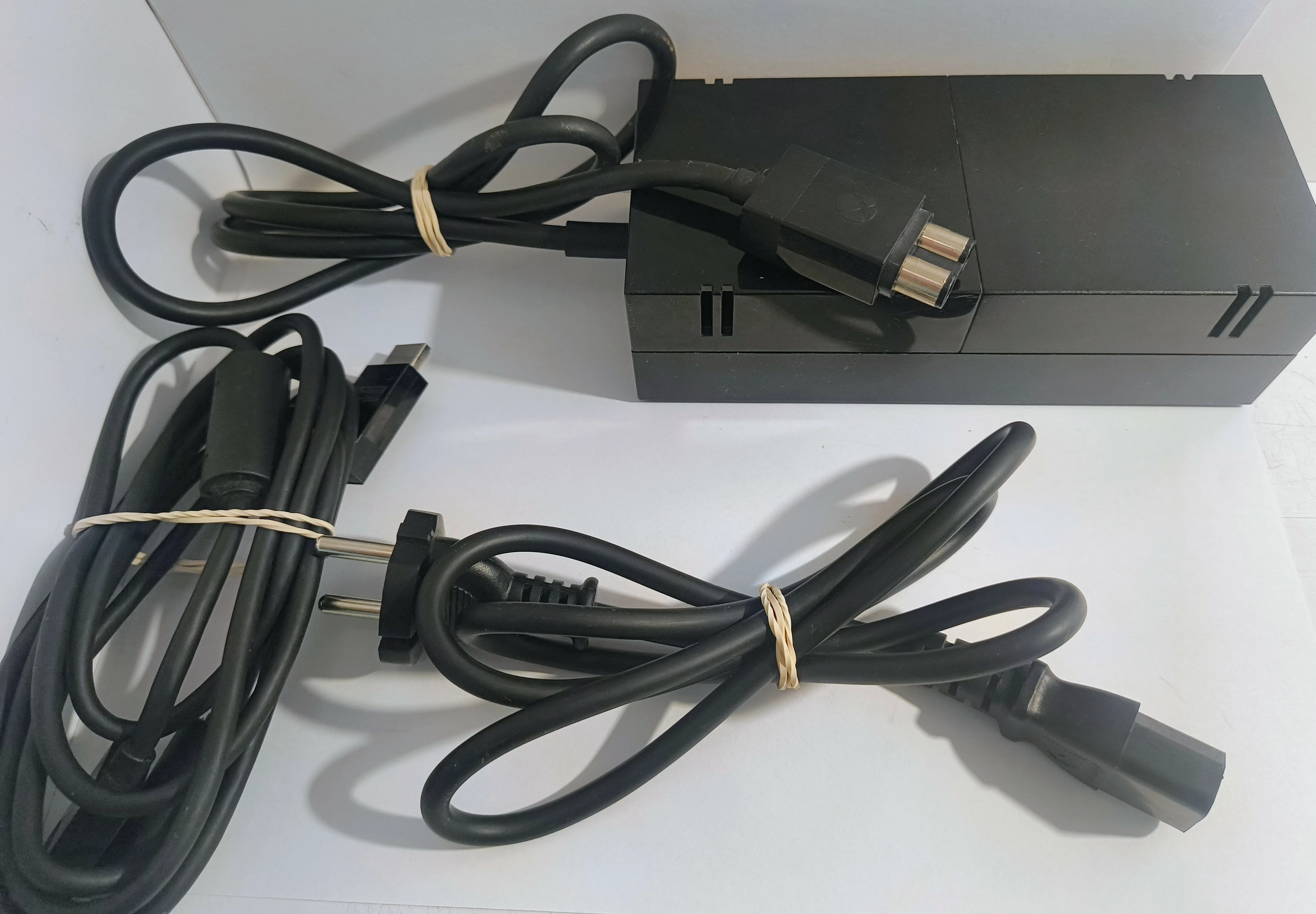 konsola-xbox-one-2-pady-producent-248914-1988163