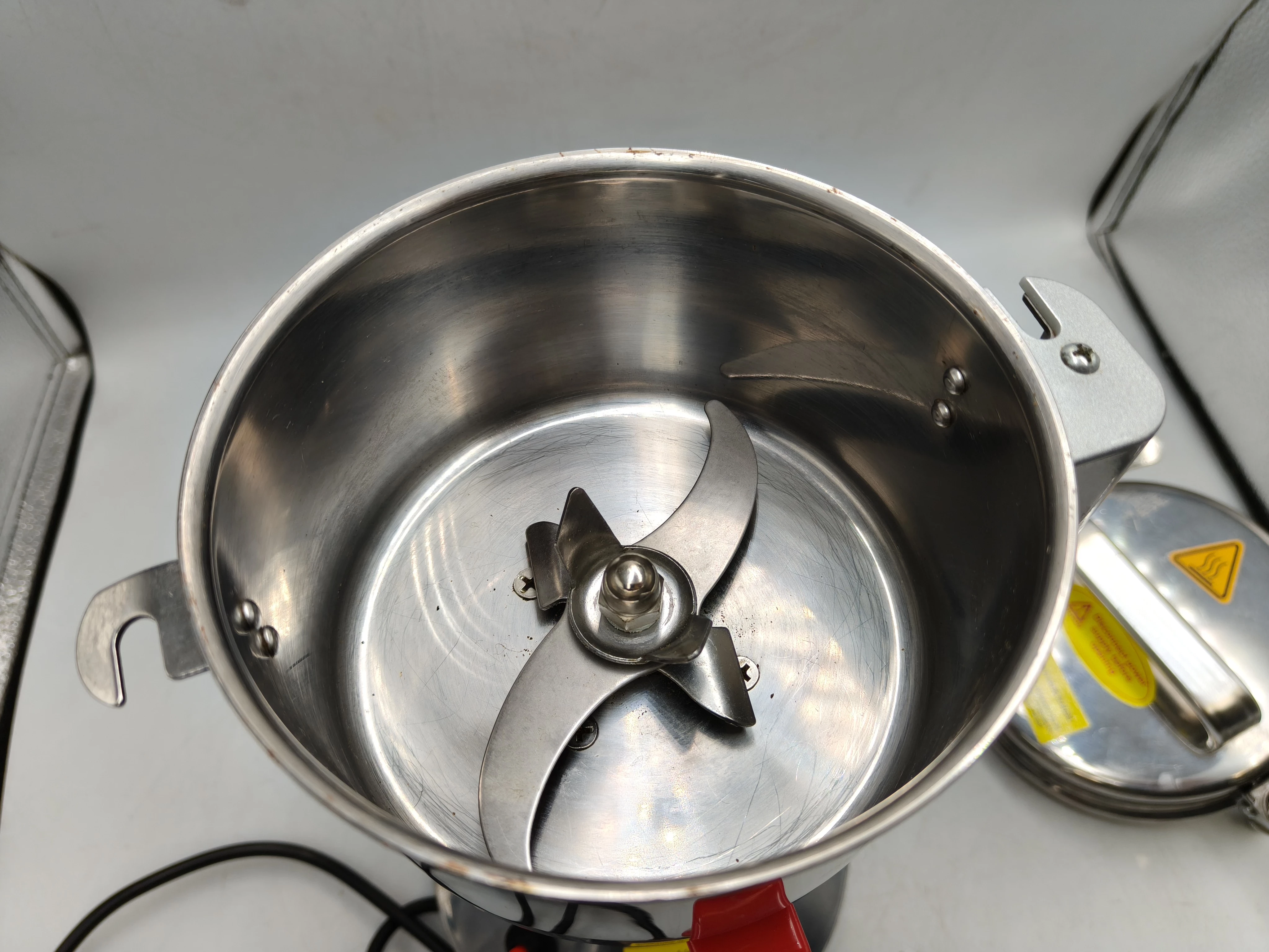 mlynek-elektryczny-do-mielenia-vevor-hc-300-ean-gtin-840349953403