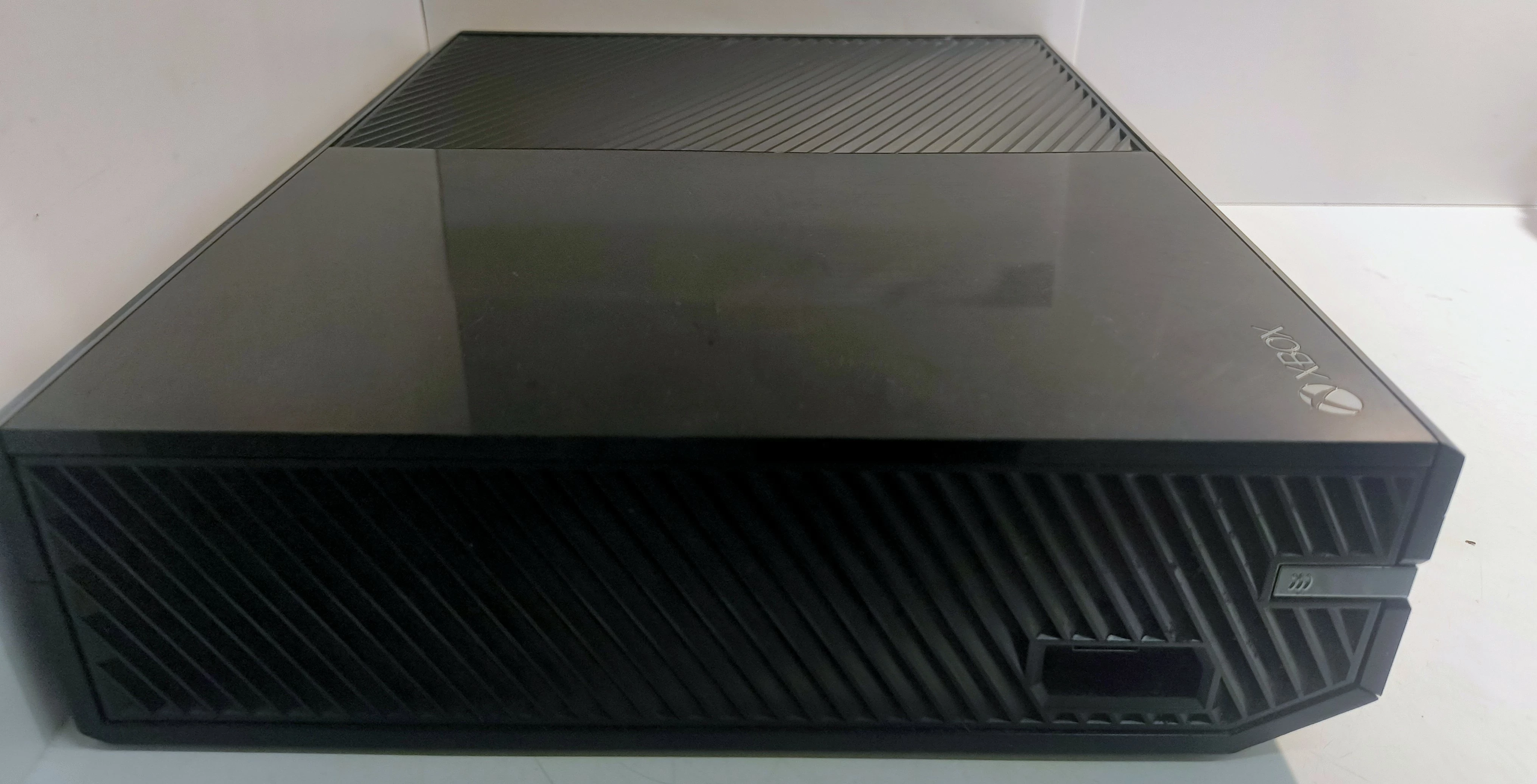 konsola-xbox-one-2-pady-stan-11323-2