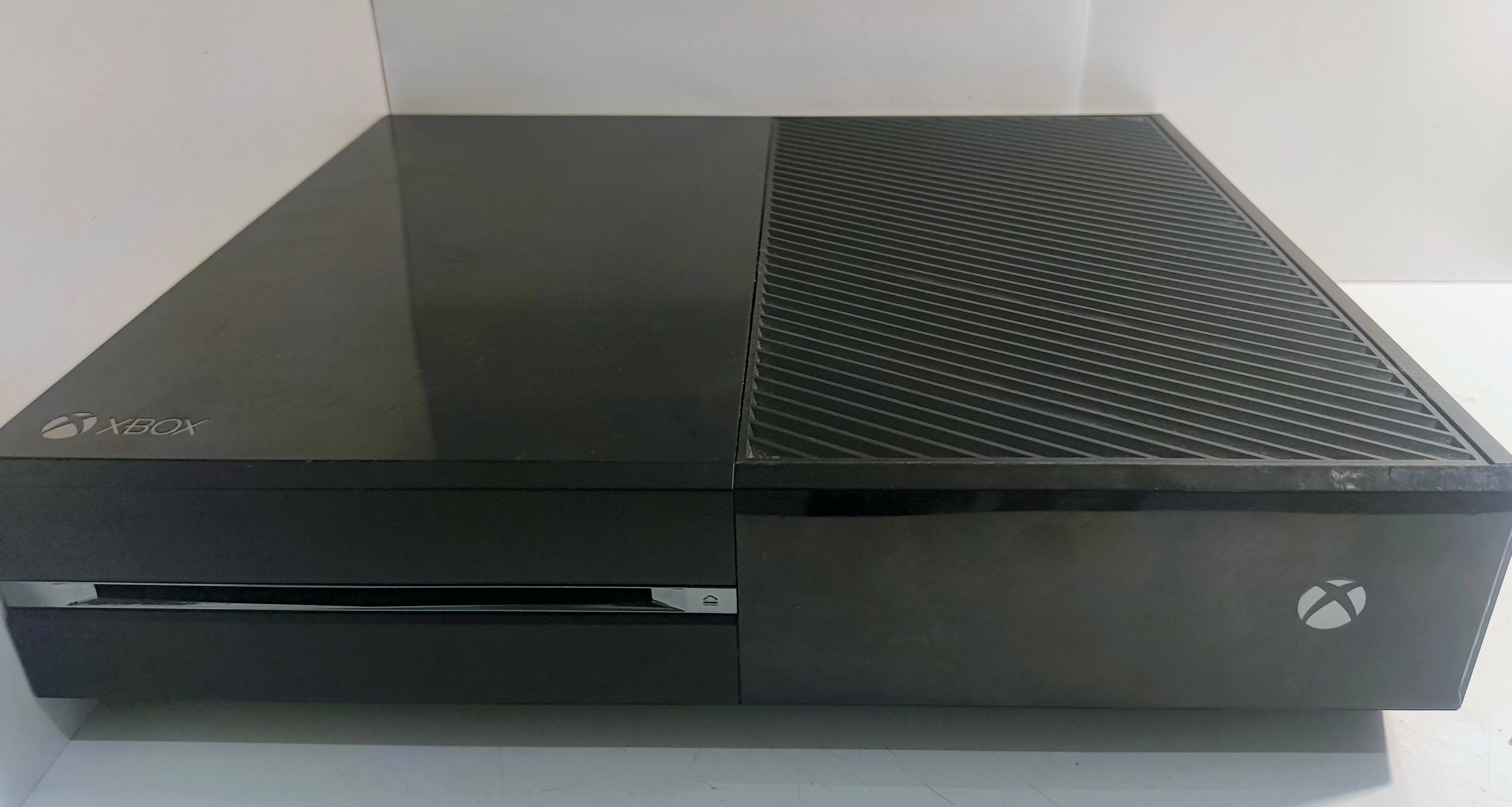 konsola-xbox-one-2-pady-ean-gtin-025192254642