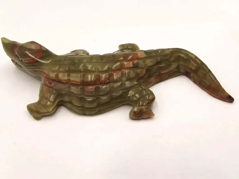 kamienna-figurka-krokodyla-ean-gtin-00000000