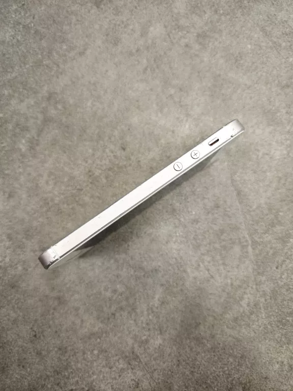 telefon-iphone-se-16-gb-kod-producenta-mlxn2dna