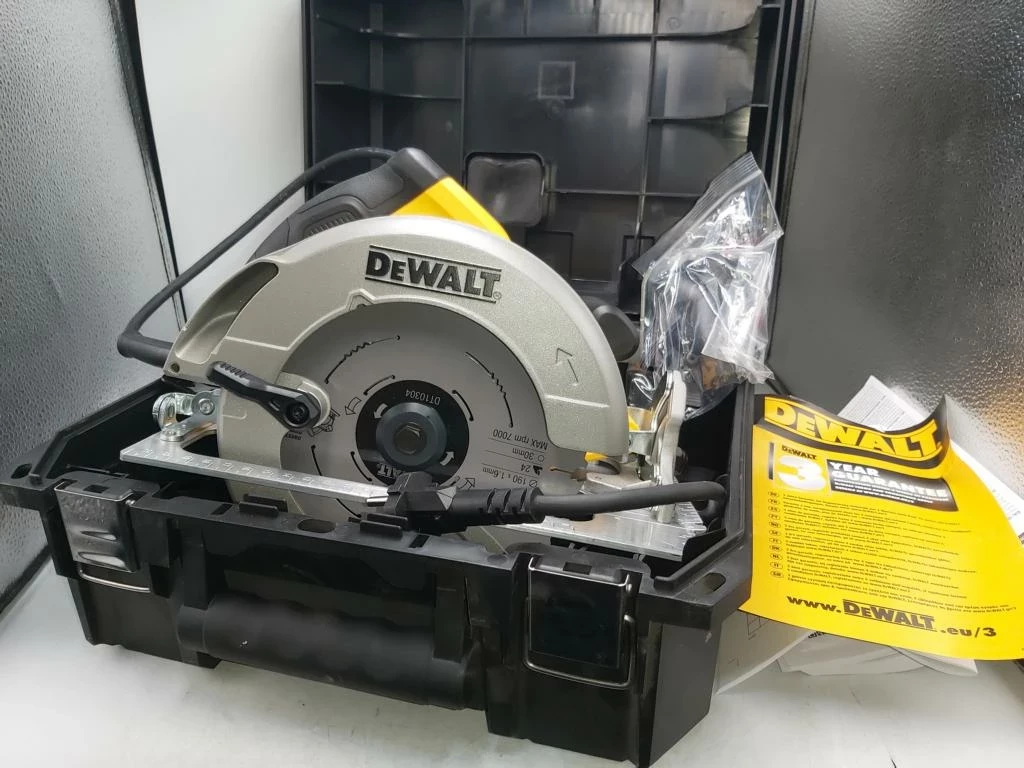 pilarka-tarczowa-dewalt-dwe575-190mm-1000w-w-walizce-slowackiego-17-katowice