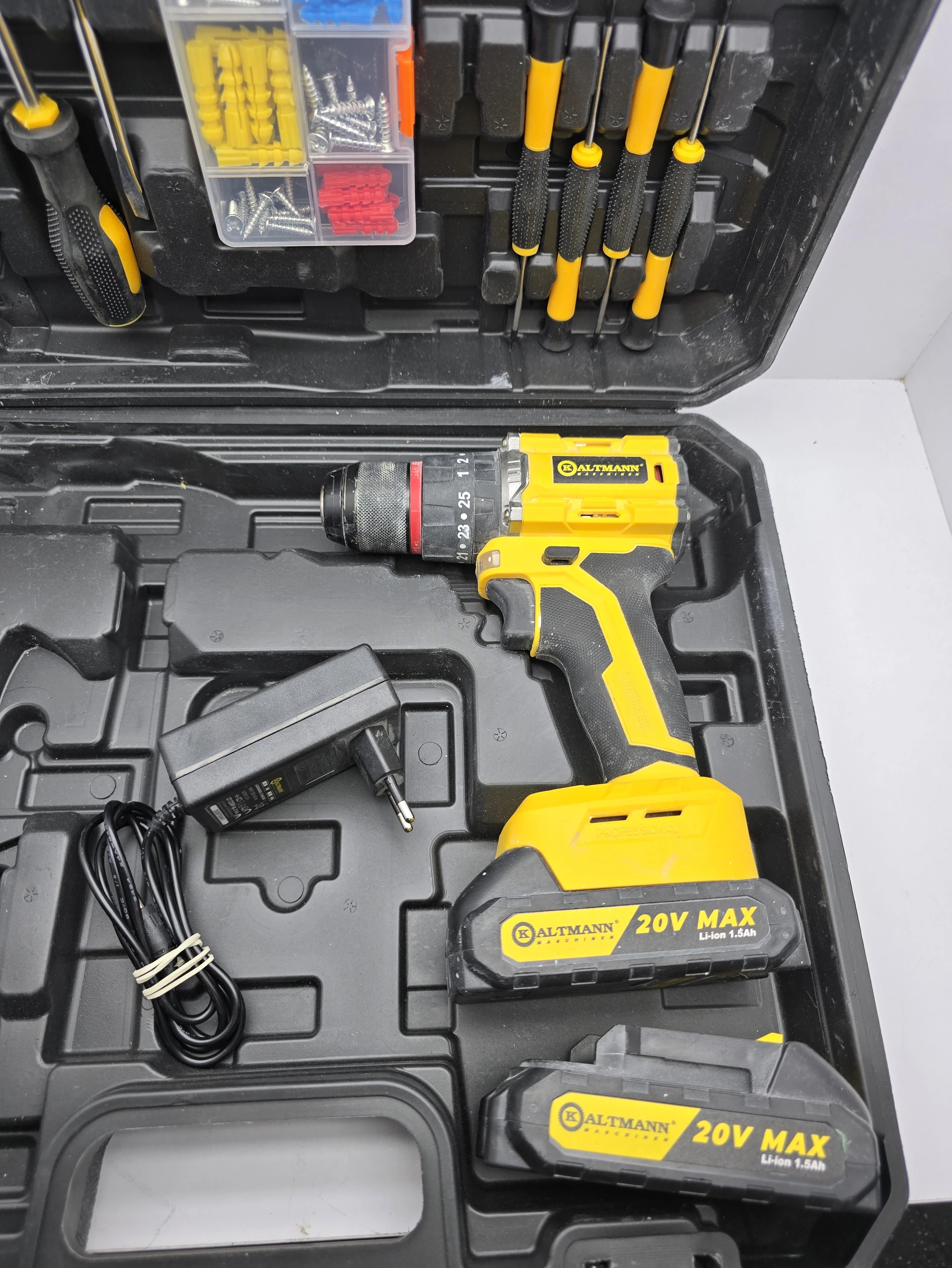 wkretarka-kaltmann-w-wal-marka-248811-960053