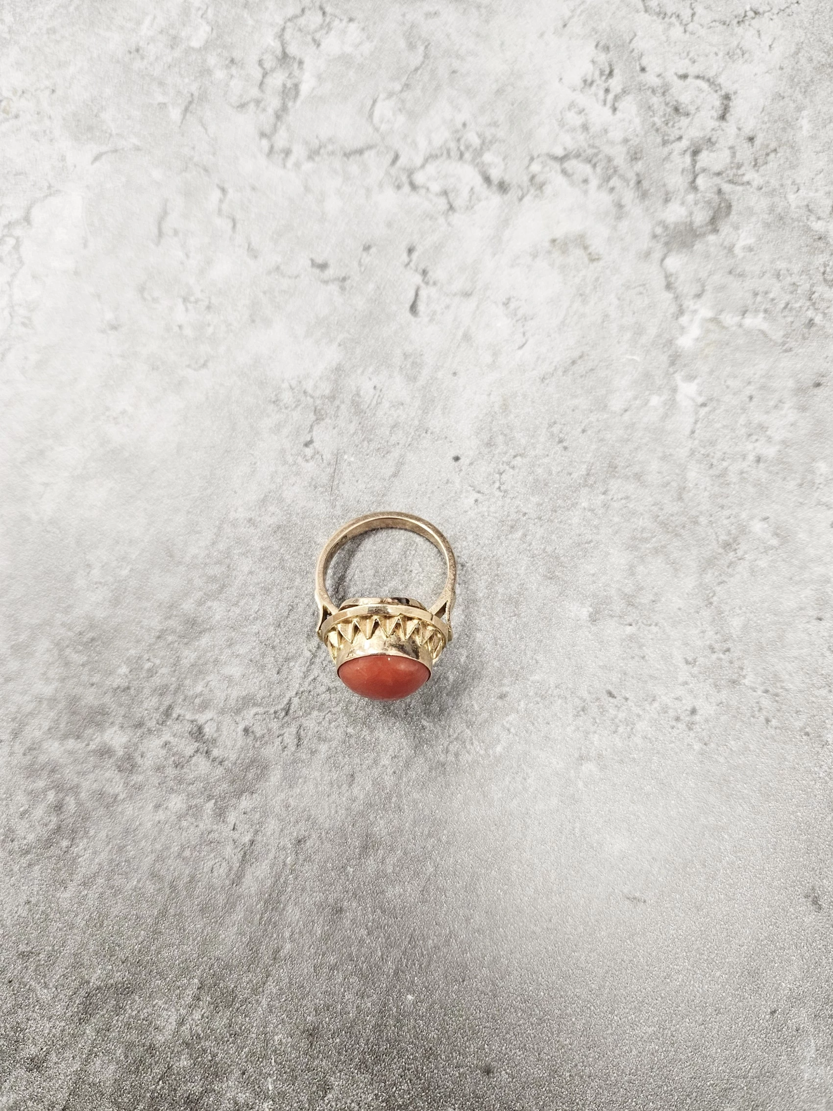 zloty-pierscionek-z-koralem-750597g-stan-11323-2