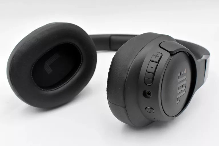 nauszne-sluchawki-bezprzewodowe-jbl-tune-720bt-czarne-kod-producenta-t720btblk