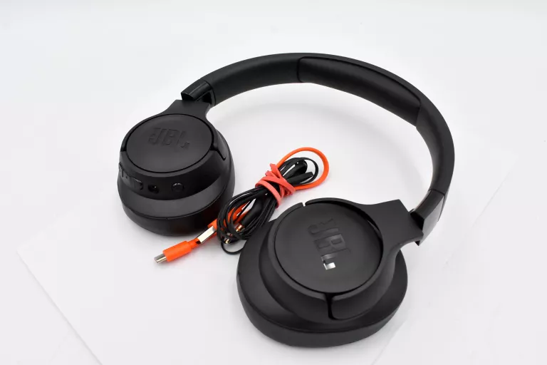 nauszne-sluchawki-bezprzewodowe-jbl-tune-720bt-czarne-os-piastowskie-74a-poznan