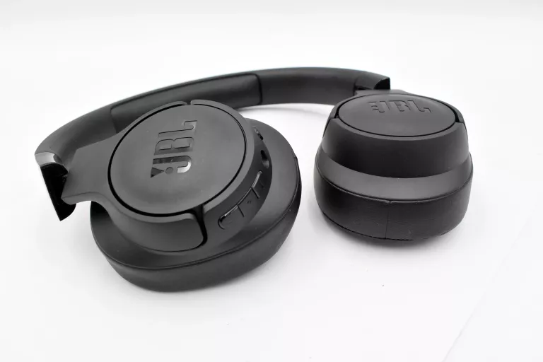 nauszne-sluchawki-bezprzewodowe-jbl-tune-720bt-czarne-kolor-dominujacy-129357-3
