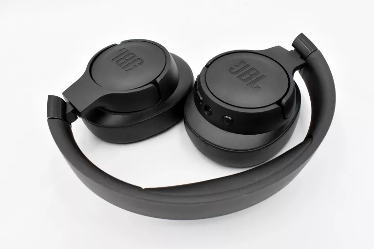 nauszne-sluchawki-bezprzewodowe-jbl-tune-720bt-czarne-transmisja-sygnalu-203713-217785