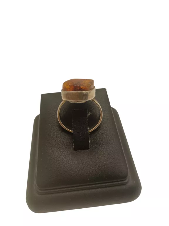 nieziemski-srebrny-pierscionek-z-bursztynem-925-785g-r21-material-15835-4
