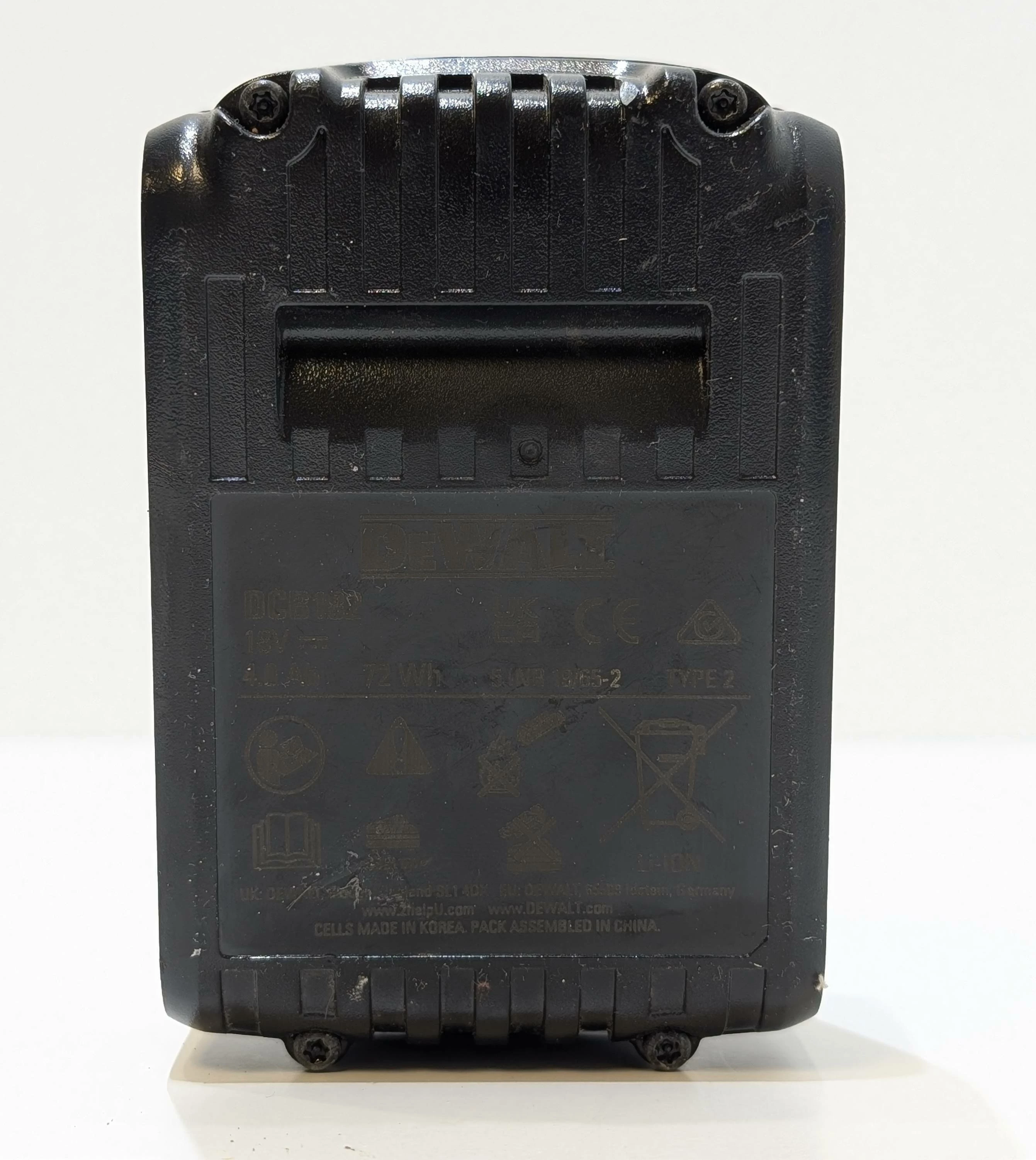 akumulator-de-walt-18v-40-ah-dcb182-marka-248811-950256