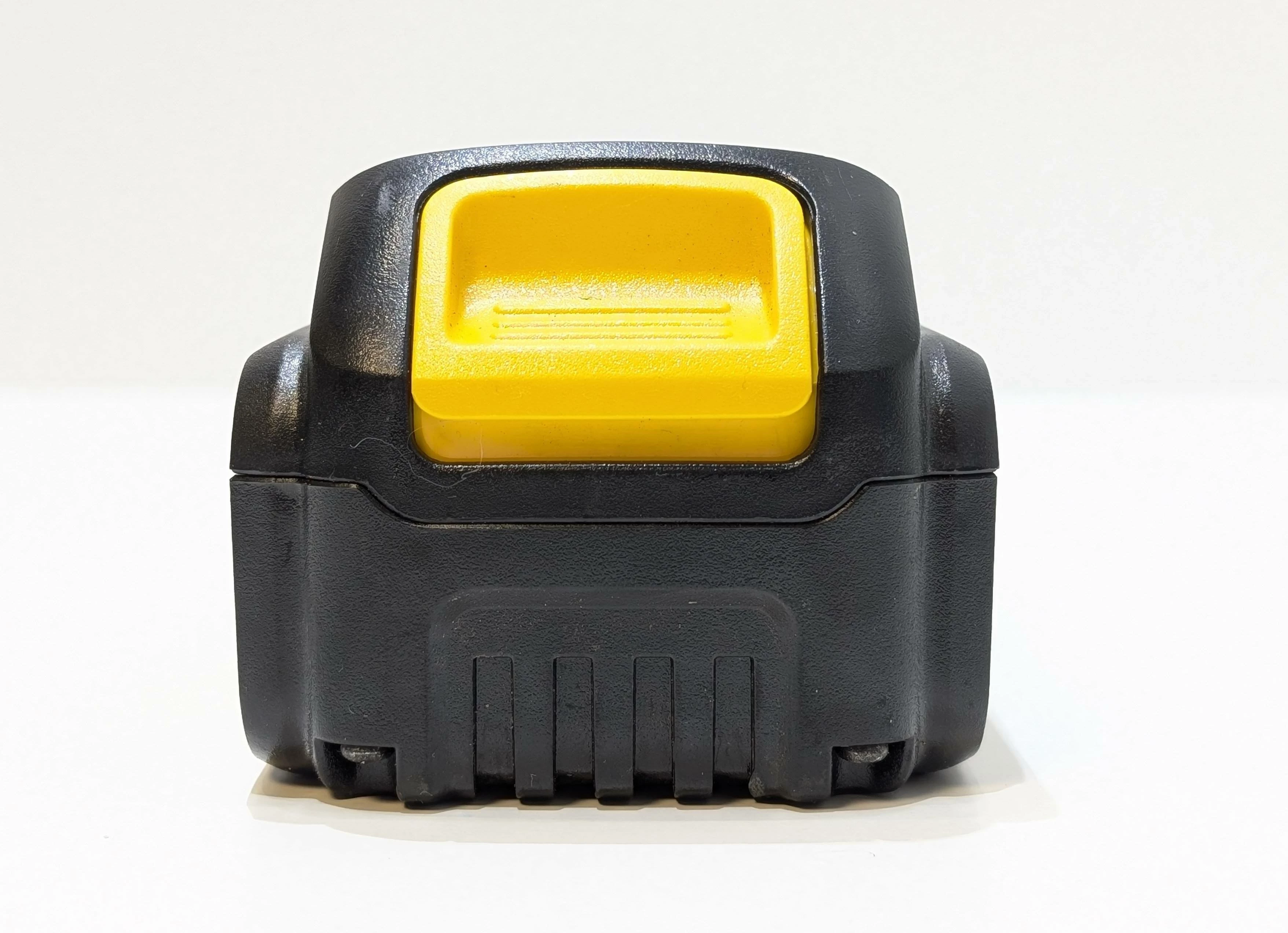 akumulator-de-walt-18v-40-ah-dcb182-ean-gtin-5012245010060