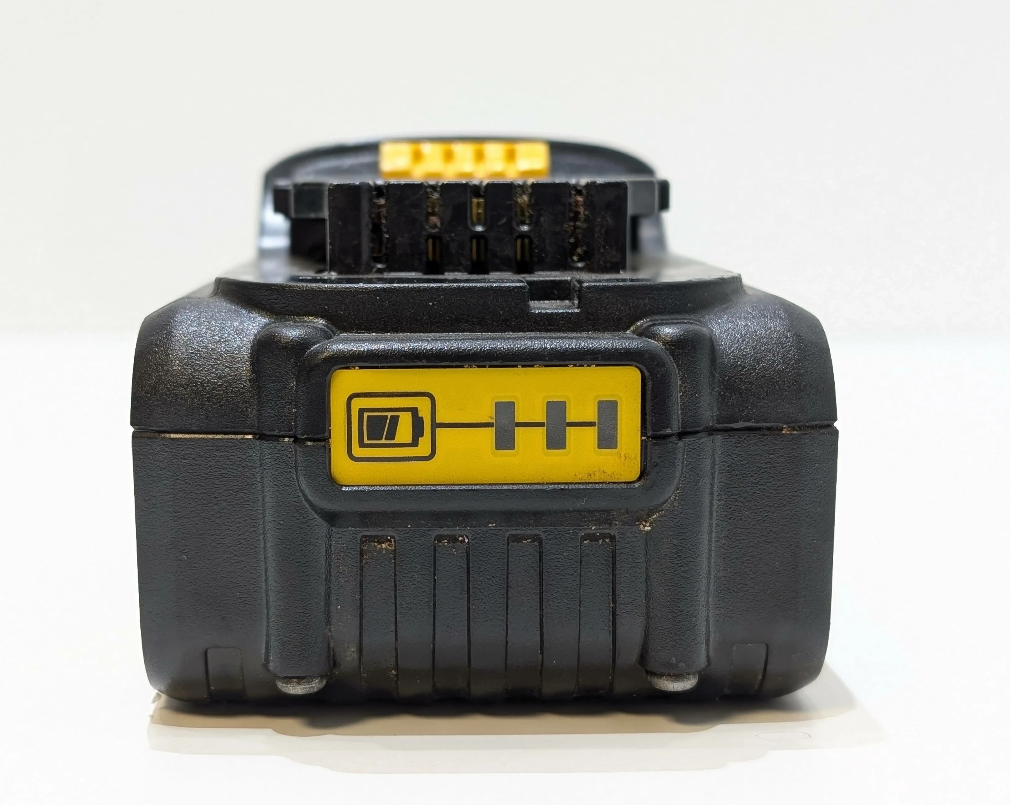 akumulator-de-walt-18v-40-ah-dcb182-rudnickiego-10-warszawa