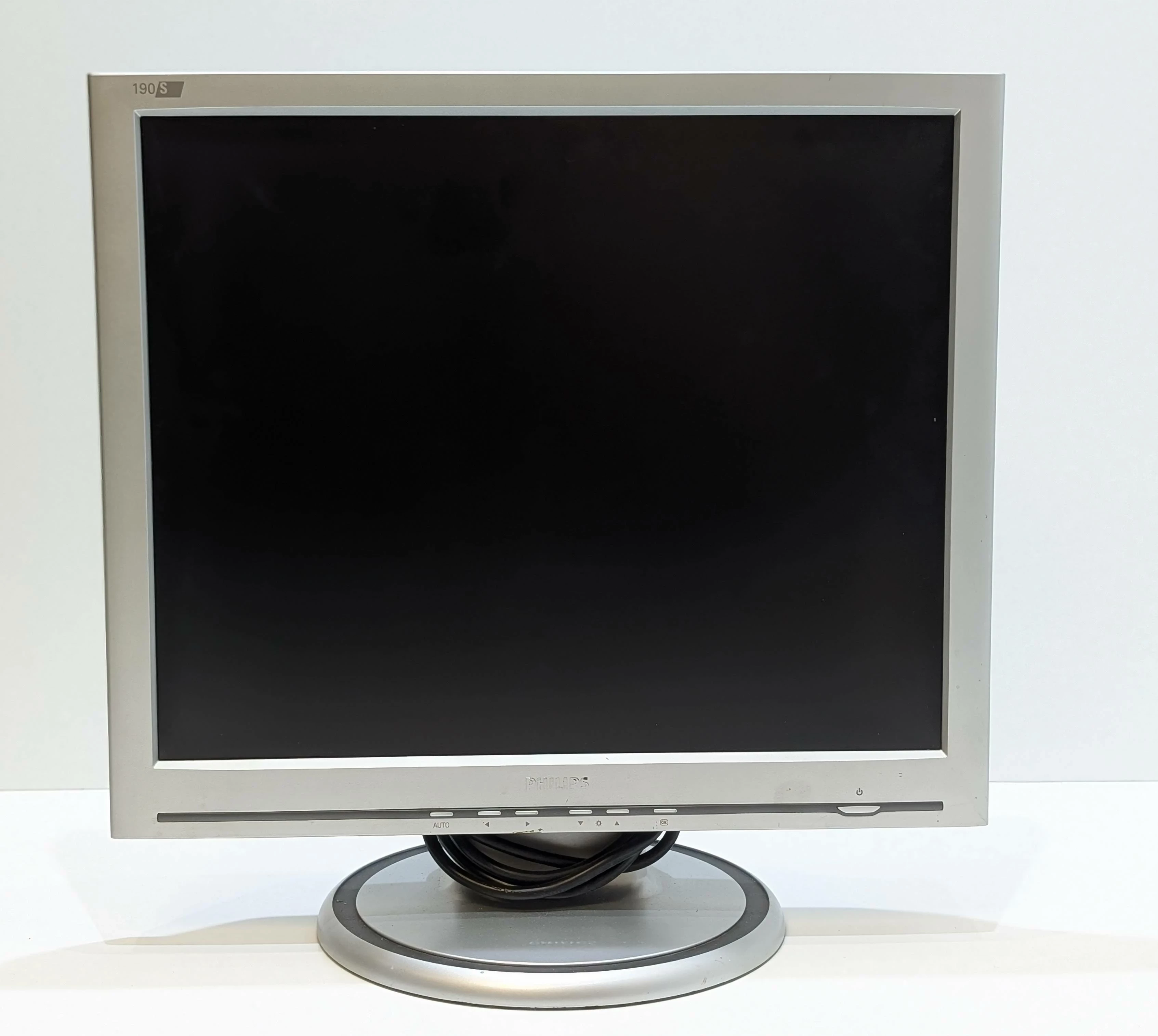 philips-monitor-19056kabel-zasilajacy-stan-11323-2