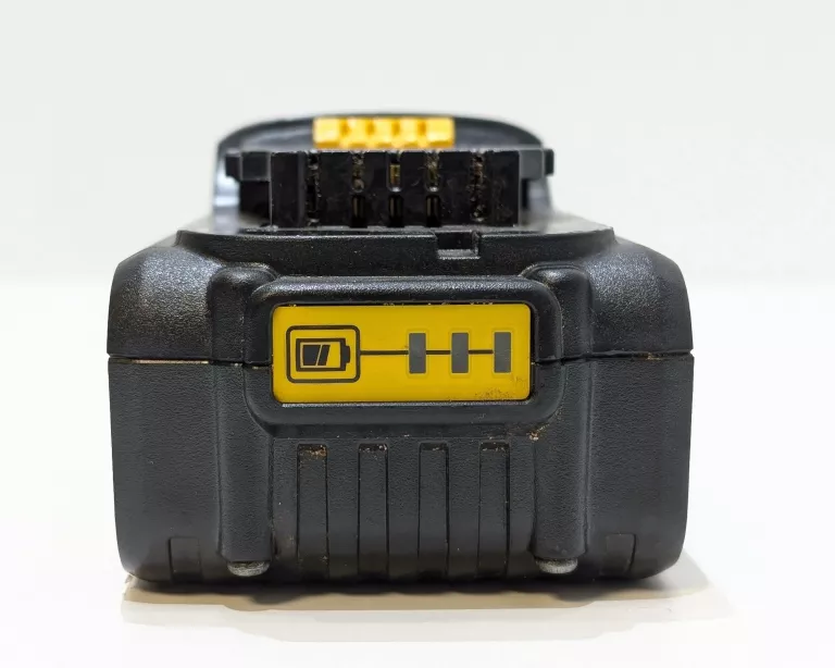 akumulator-de-walt-18v-40-ah-dcb182-rudnickiego-10-warszawa