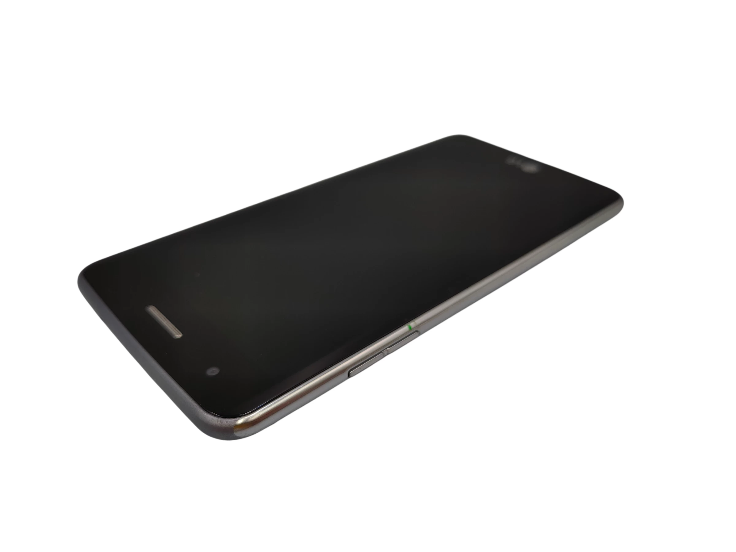 telefon-lg-k8-stan-11323-2