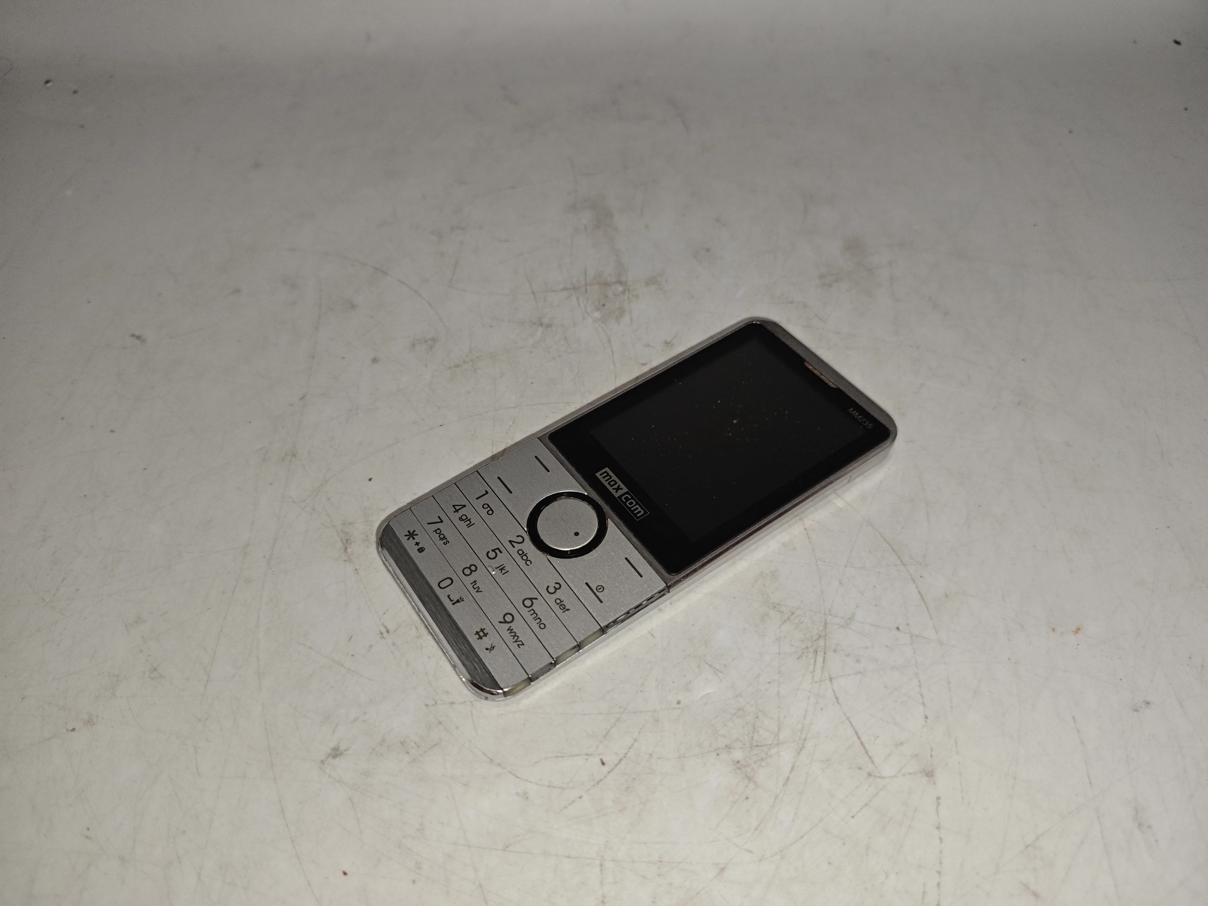 telefon-maxcom-mm235-solo-stan-11323-2