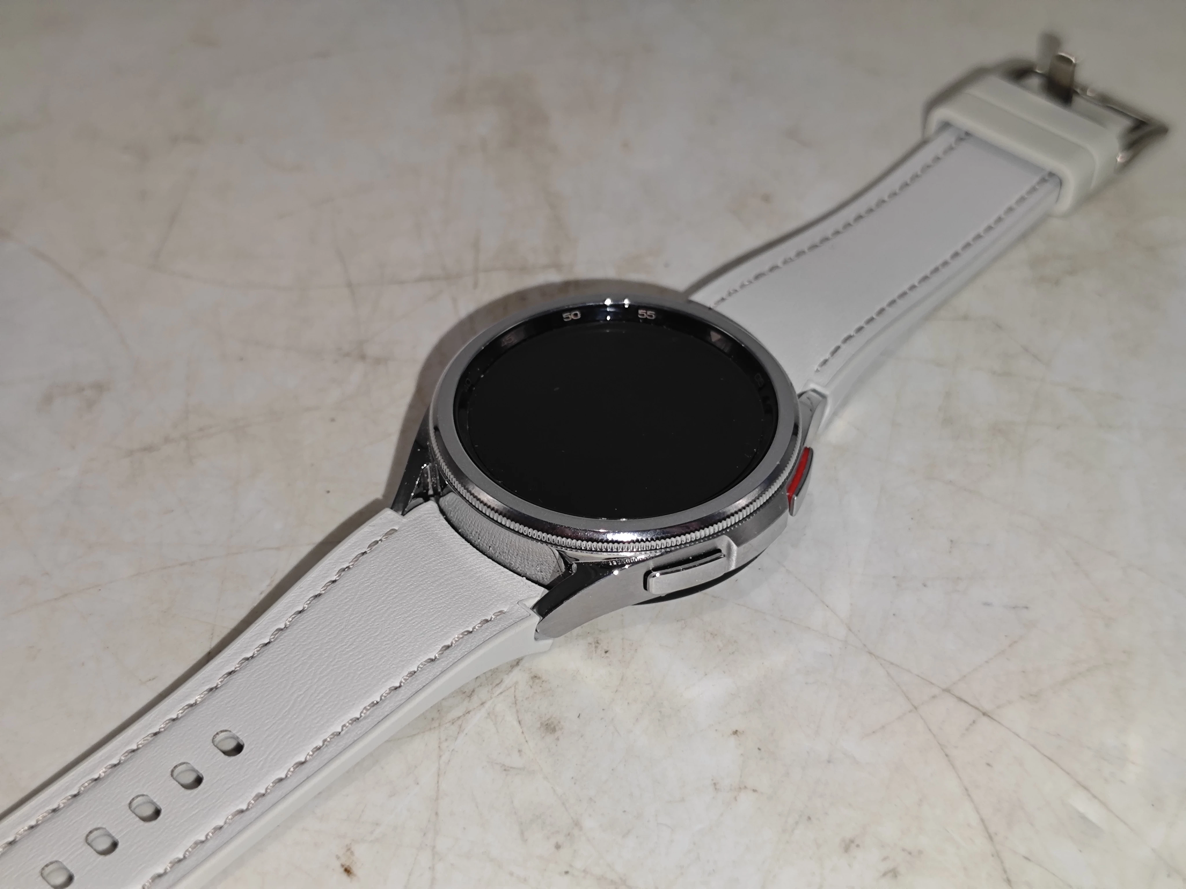 smartwatch-samsung-galaxy-watch-6-classic-ean-gtin-8806095036953