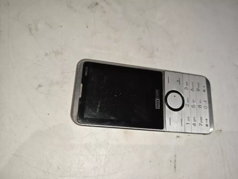 telefon-maxcom-mm235-solo-przekatna-ekranu-280