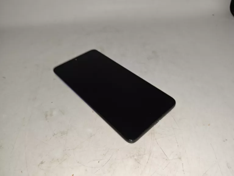 telefon-huawei-mate-20-solo-przekatna-ekranu-653