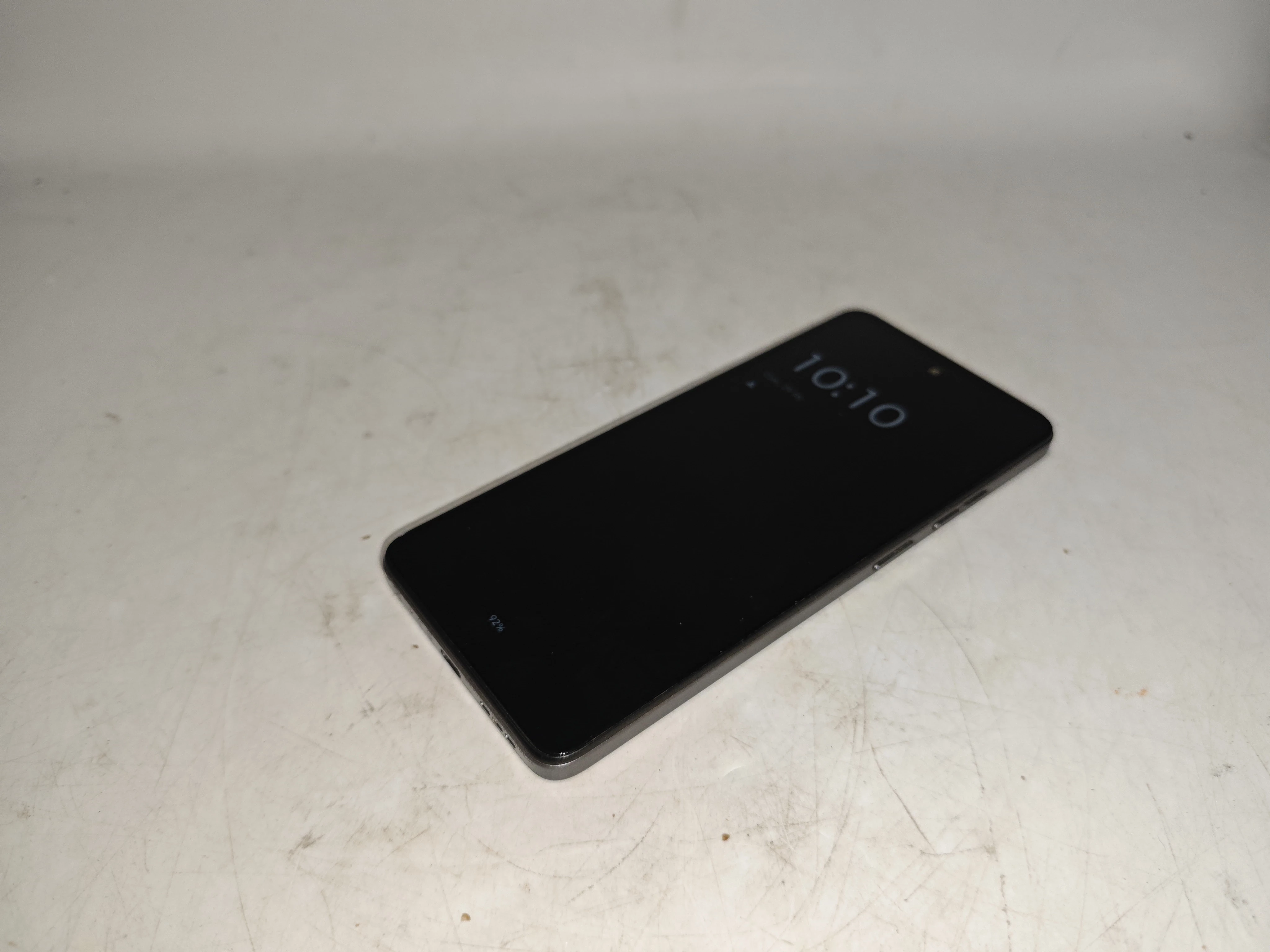 telefon-motorola-moto-e14-solo-stan-11323-2