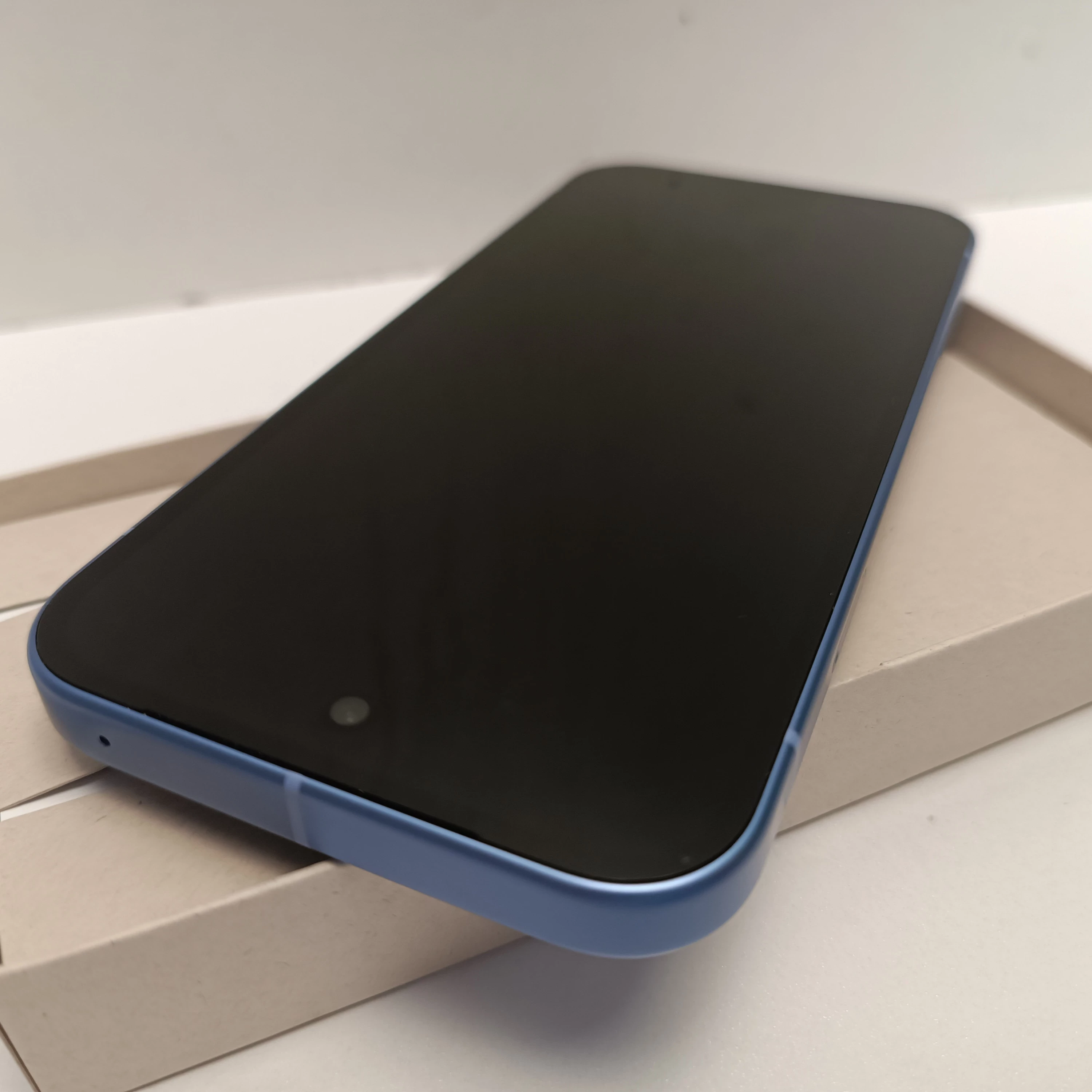 telefon-google-pixel-10a-128gb-kod-producenta-ga09603-gb