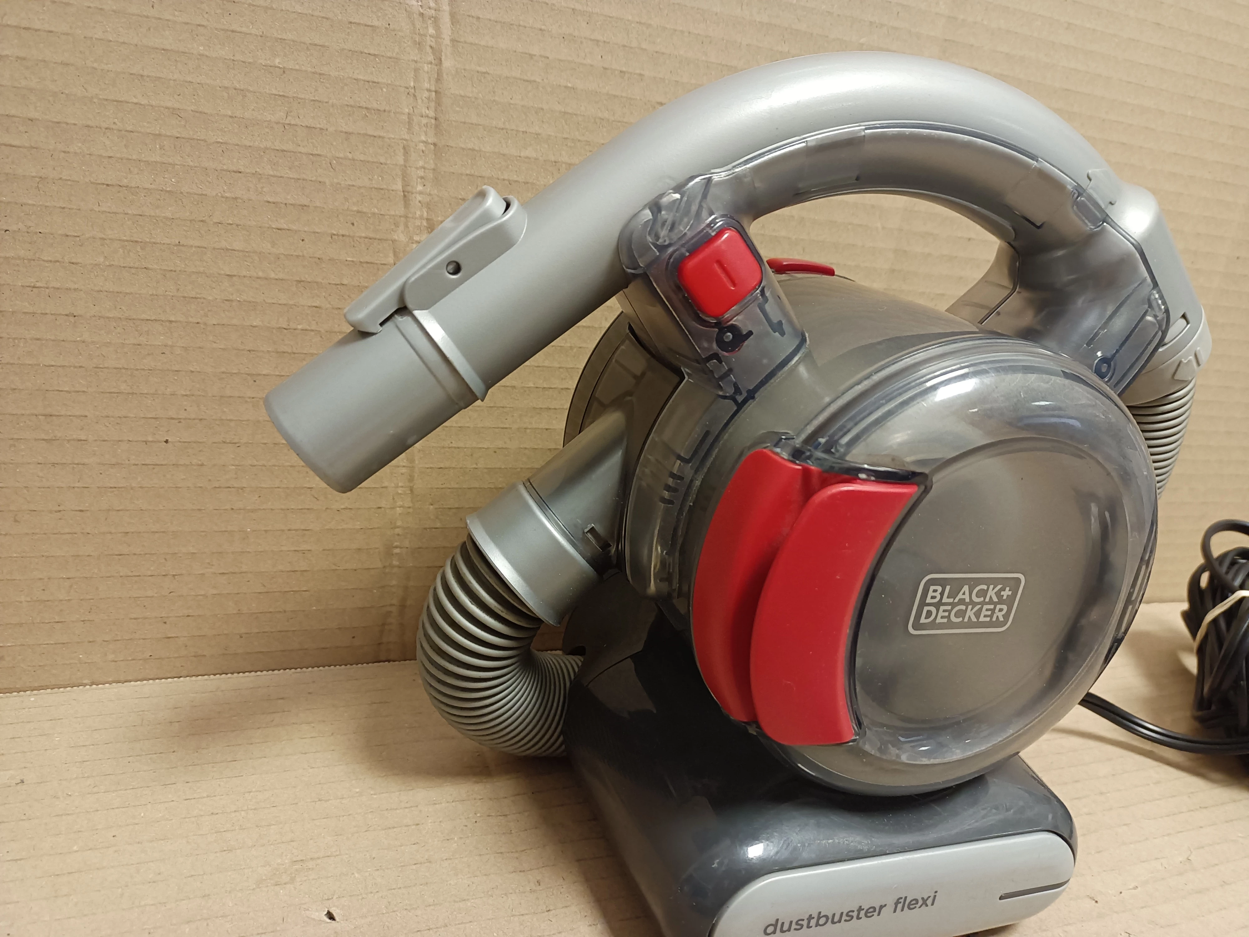 blackdecker-odkurzacz-reczny-samochodowy-12v-flexi-cyclonic-pd1200av-stan-11323-2