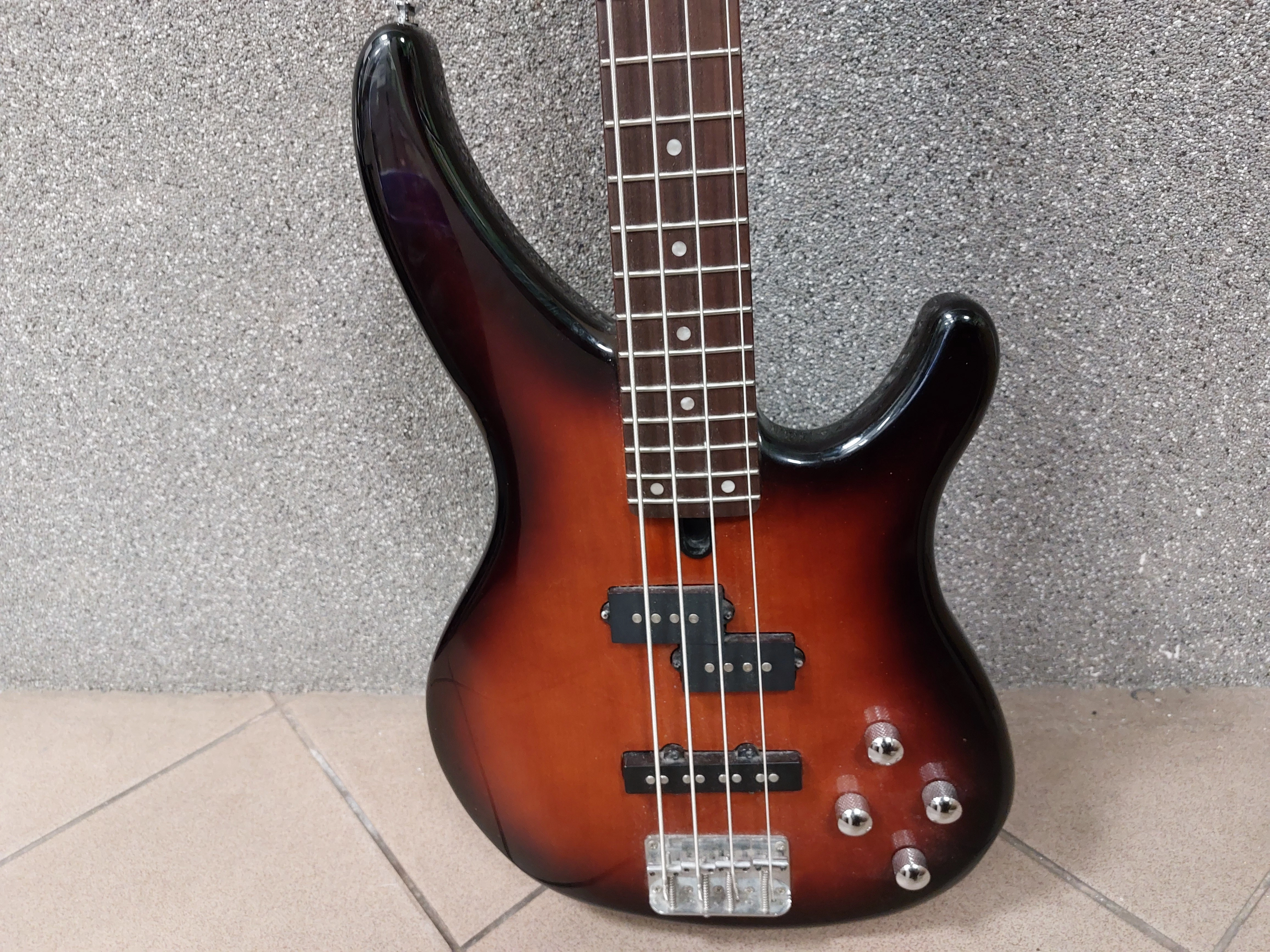 yamaha-trbx204-gitara-basowa-4-strunowa-stan-11323-2