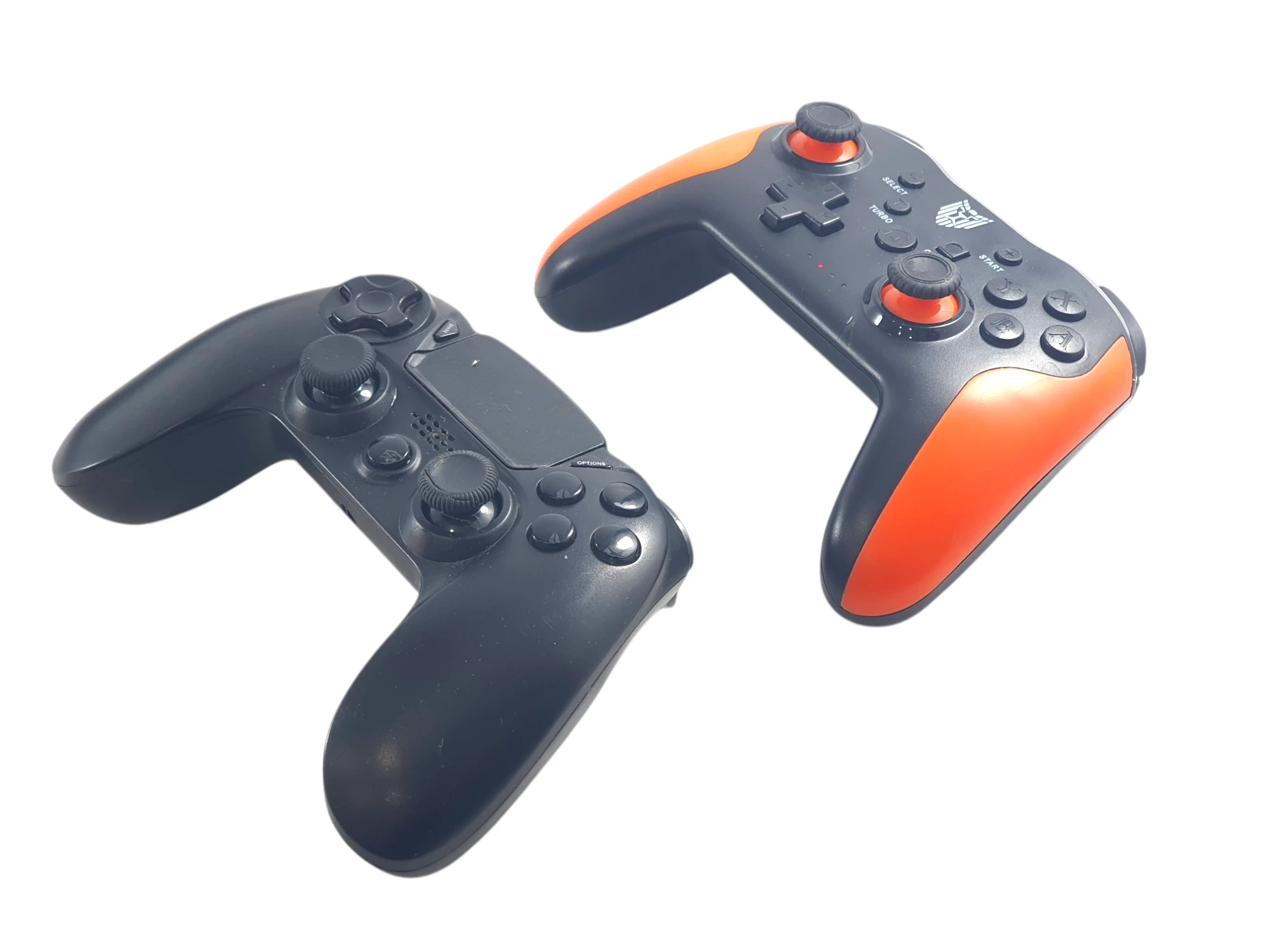 konsola-sony-ps4-pro-cuh-7216b-1tb-liczba-kontrolerow-w-zestawie-205994-225554