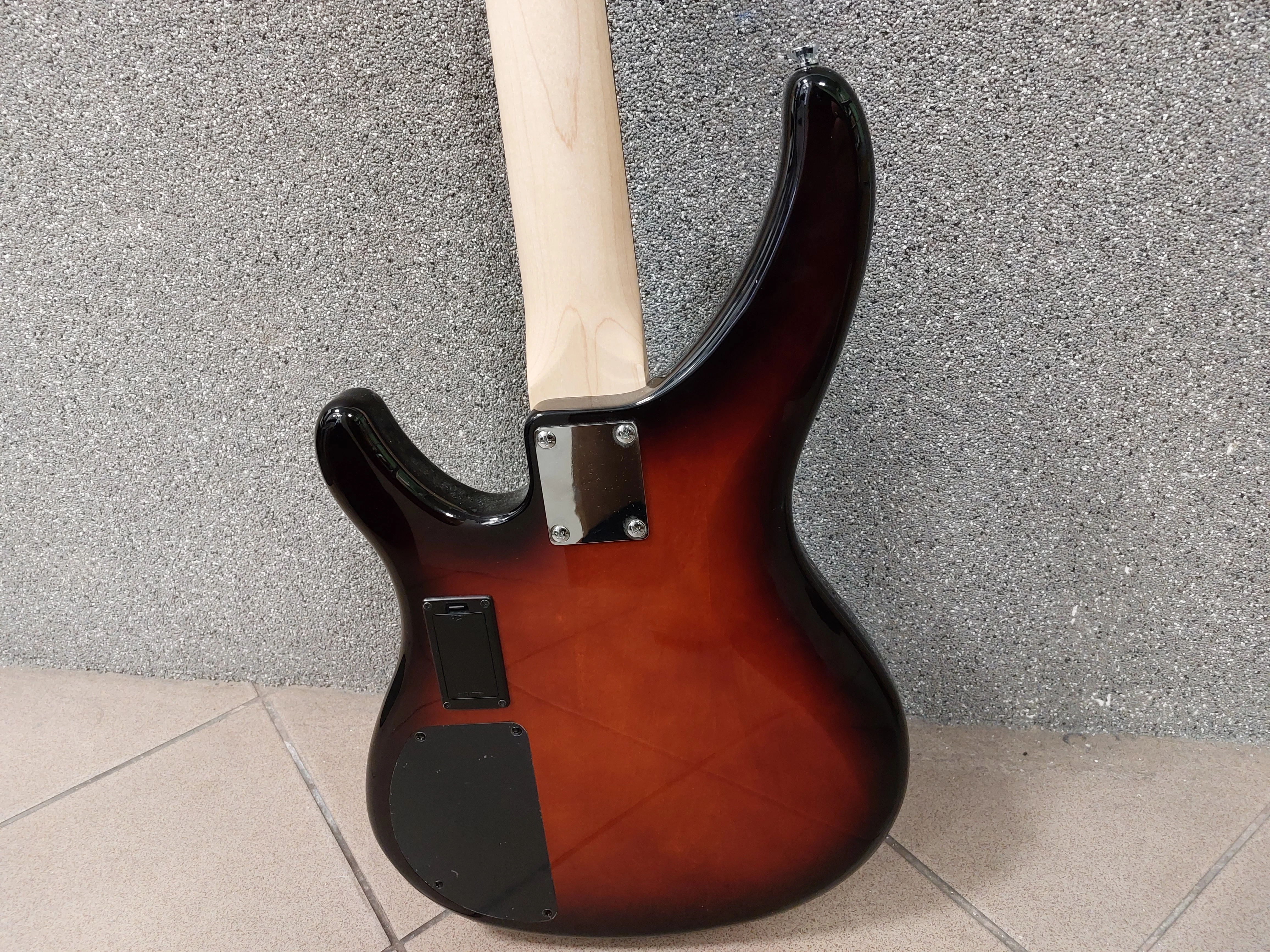 yamaha-trbx204-gitara-basowa-4-strunowa-kod-producenta-yamaha-trbx204