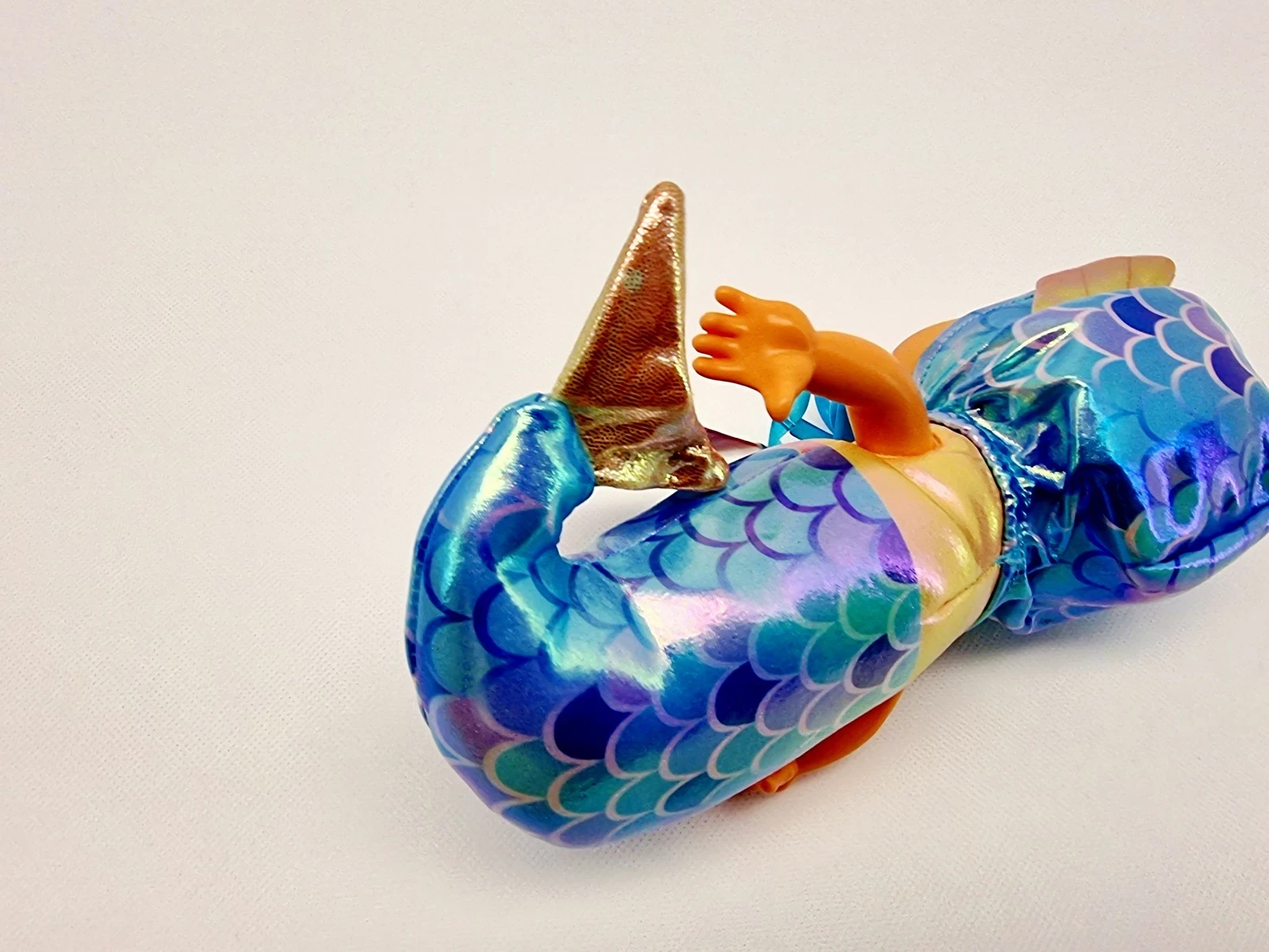 cry-babies-tiny-cuddles-syrenka-minimalny-wiek-dziecka-250062-1794308