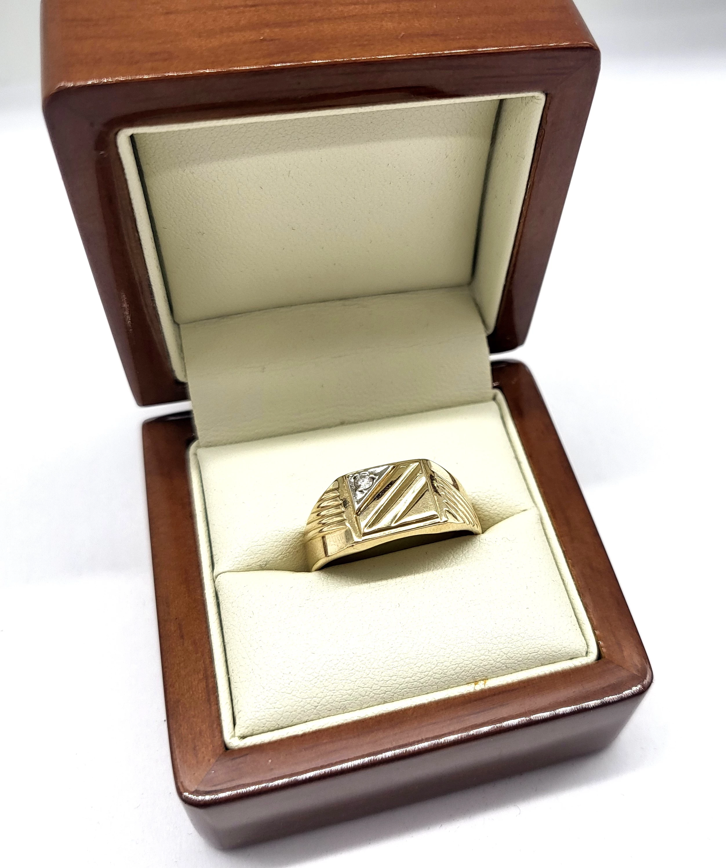 sliczny-zloty-sygnet-585578g-kolor-249512-1647429