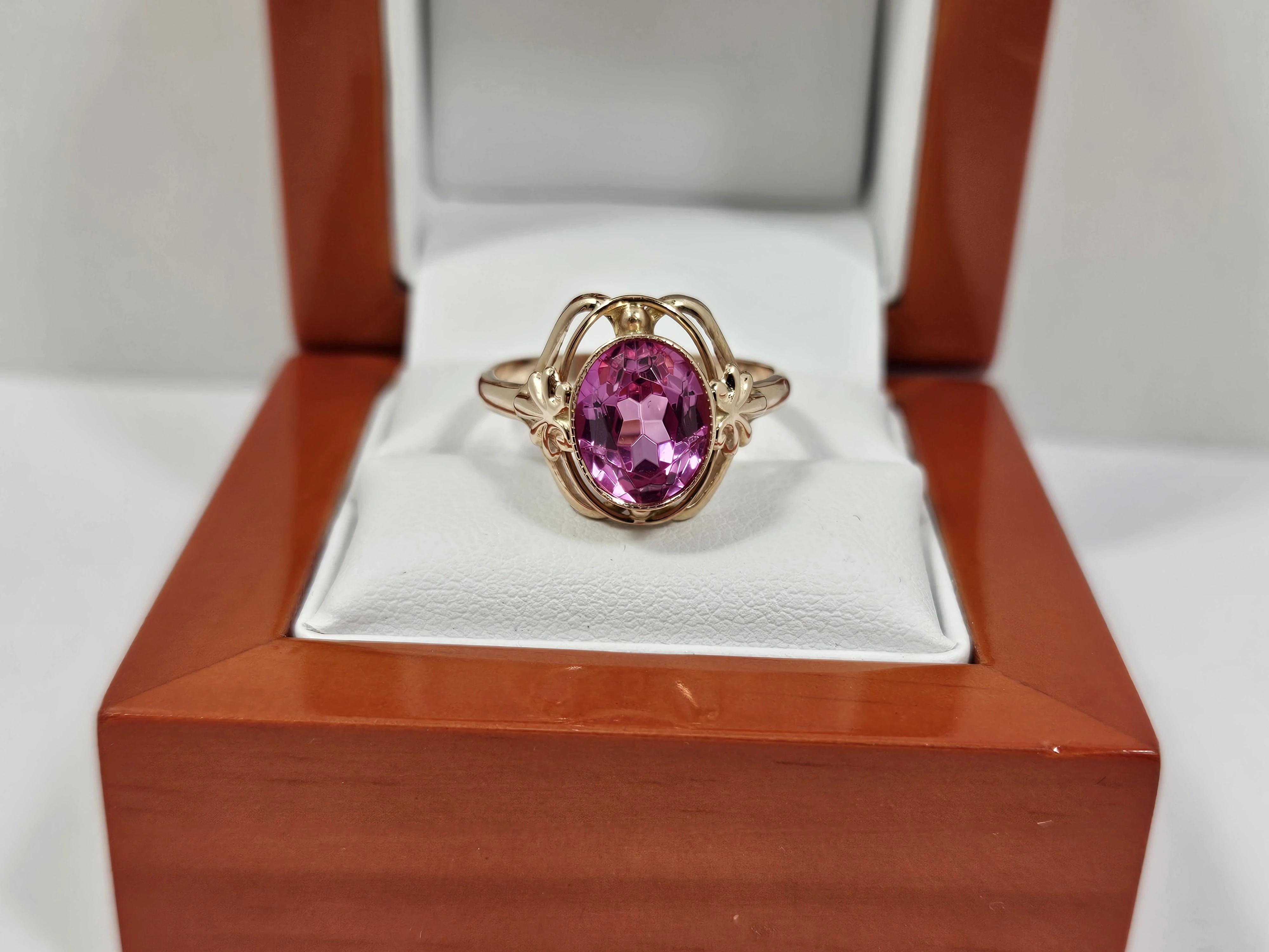 zloty-pierscionek-z-kamieniem-585-381g-r20-marka-248811-958954