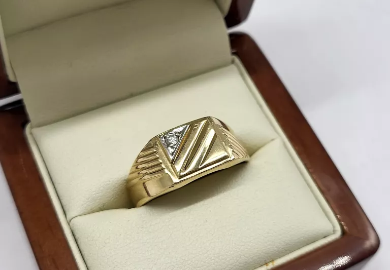 sliczny-zloty-sygnet-585578g-aleja-sw-jana-pawla-ii-252-kolobrzeg