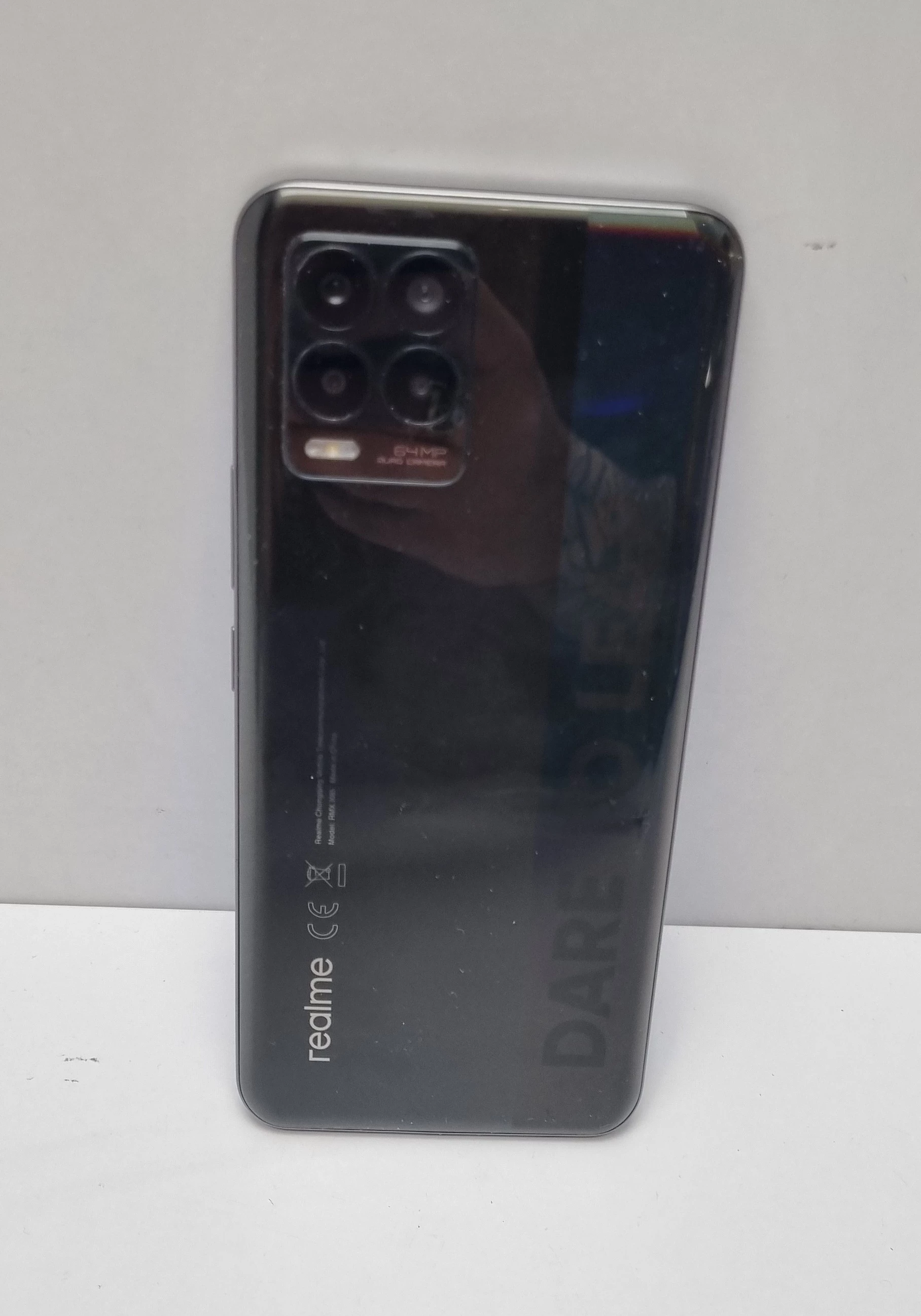 telefon-realme-8-128gb-przekatna-ekranu-650
